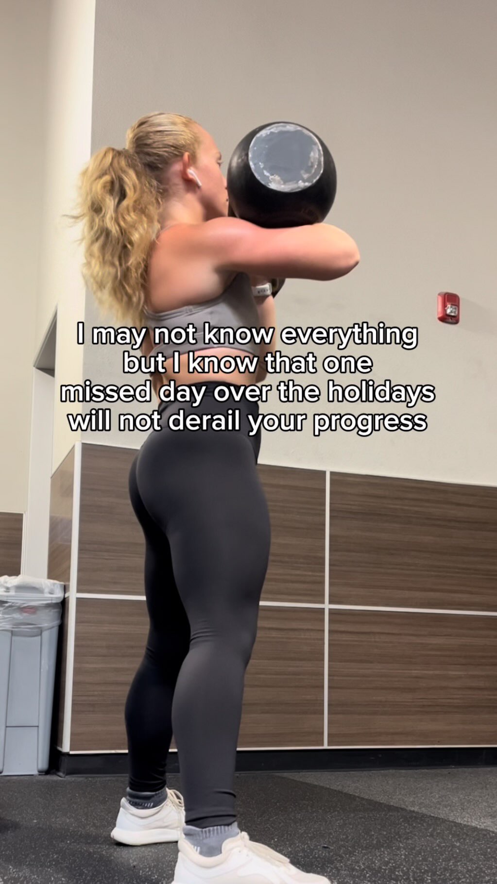 I get it. I’ve been there too (and still need to talk myself out of it at times).
If you’re consistent with your goals - one day - or even one week - won’t do ANYTHING towards your progress. What will? Stress. Stress around fitting in the workouts, hitting the macros, getting enough steps.
The biggest component I see in athletes that I coach is knowing when to take a step back. This is hugely important, and can be what helps you actually achieve your goals instead of getting burnt out.
If this sounds like you, drop a follow and let’s work through it together
#runcoaching #strengthtraining #femaleathletes #healthcoaching #running
