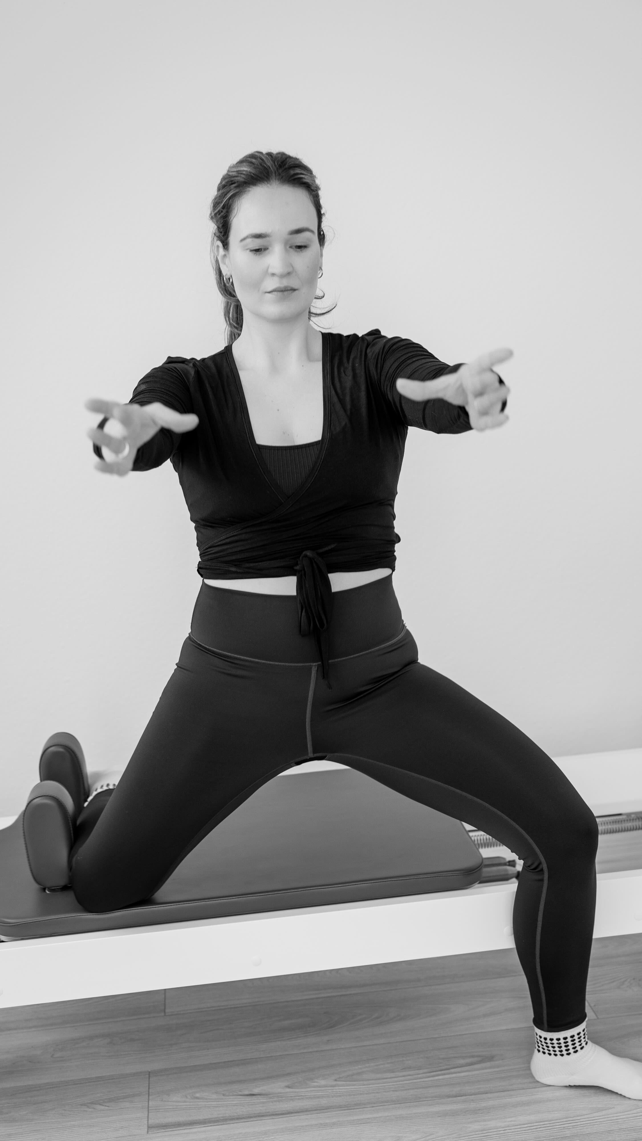 New space. Same focus.
Ein kleiner Einblick in Reformer Pilates im Studio A - Opening am Freitag.
Follow for movement, flow & studio insights. 🩶
#pilates #reformerpilates #modernpilates #greven