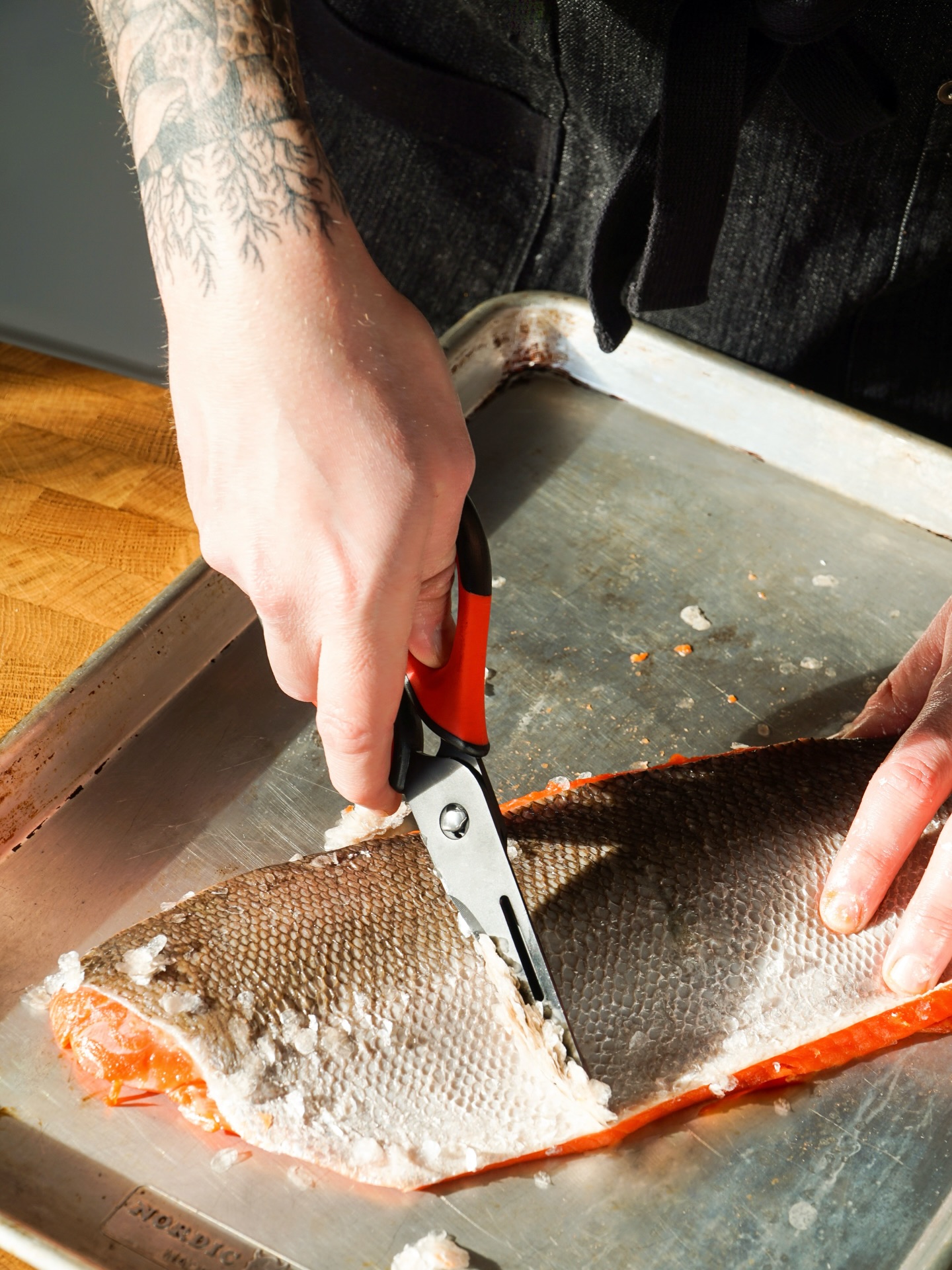Whether you’re a fisherman… or fisherwoman… or someone who grabs their fish from the market, chances are you’ll need to descale it. For jobs like that, our Titanium 7-in-1 Kitchen Shears are here to help. Head to our website to see all seven functions and add a pair to your cart! 🐟✂️