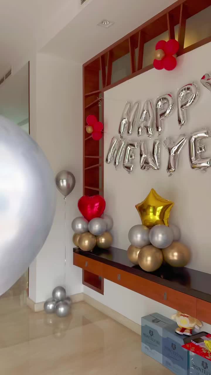Happy New Year π₯³
#BirthdayPartySingapore #PartyPlannerSingapore #BalloonDecorSingapore #ThemedPartySingapore #PartyStylistSingapore #SGPartyPlanner #PartyDecorSingapore #EventDecorIdeas #SingaporeEvents #sglifestyle