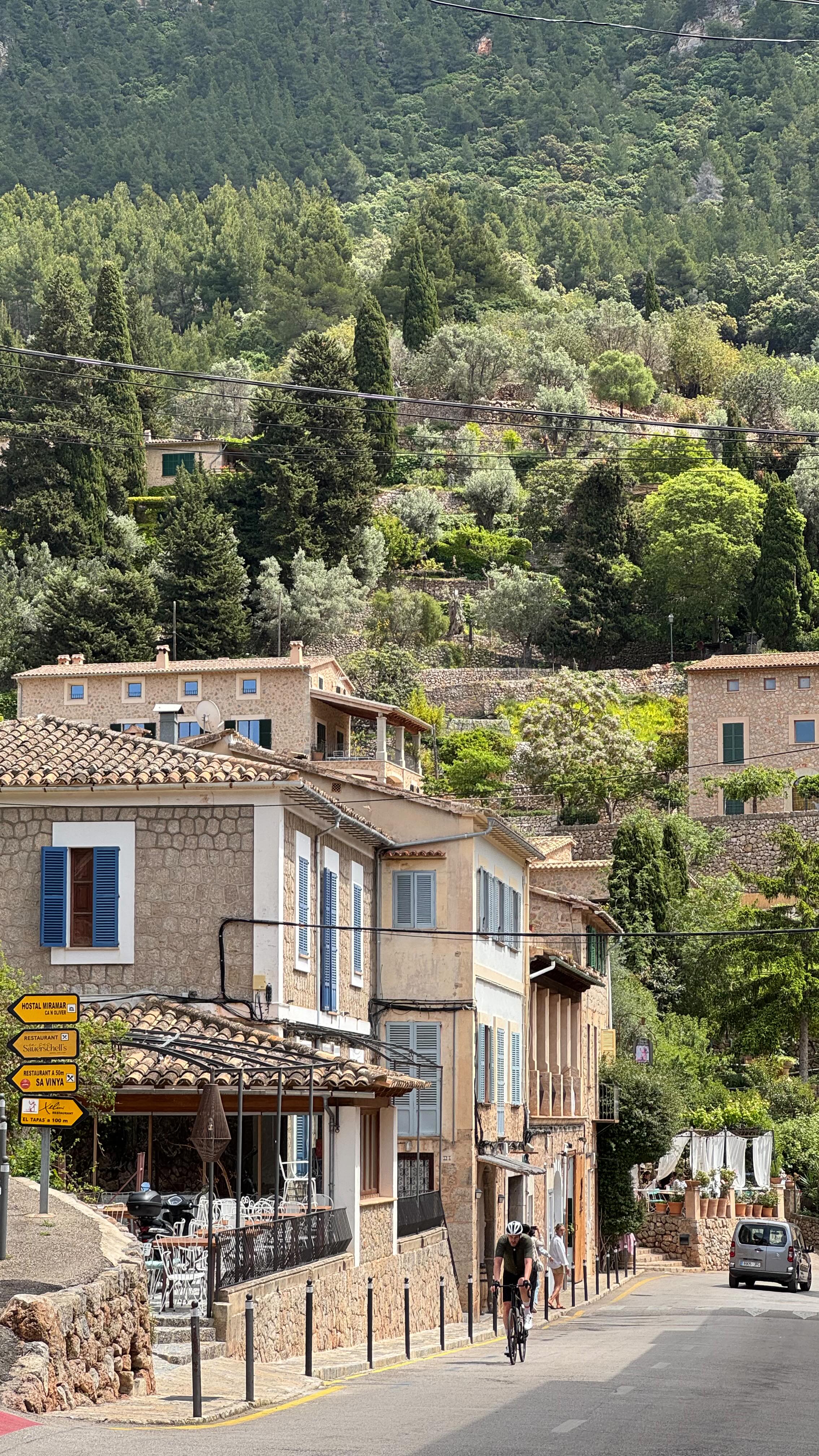 We literally just need a girls trip that’s all 🎀💓💅🏻 #literallyjustgirls #forthegirls #pilatesretreats #europeretreats #eurosummer