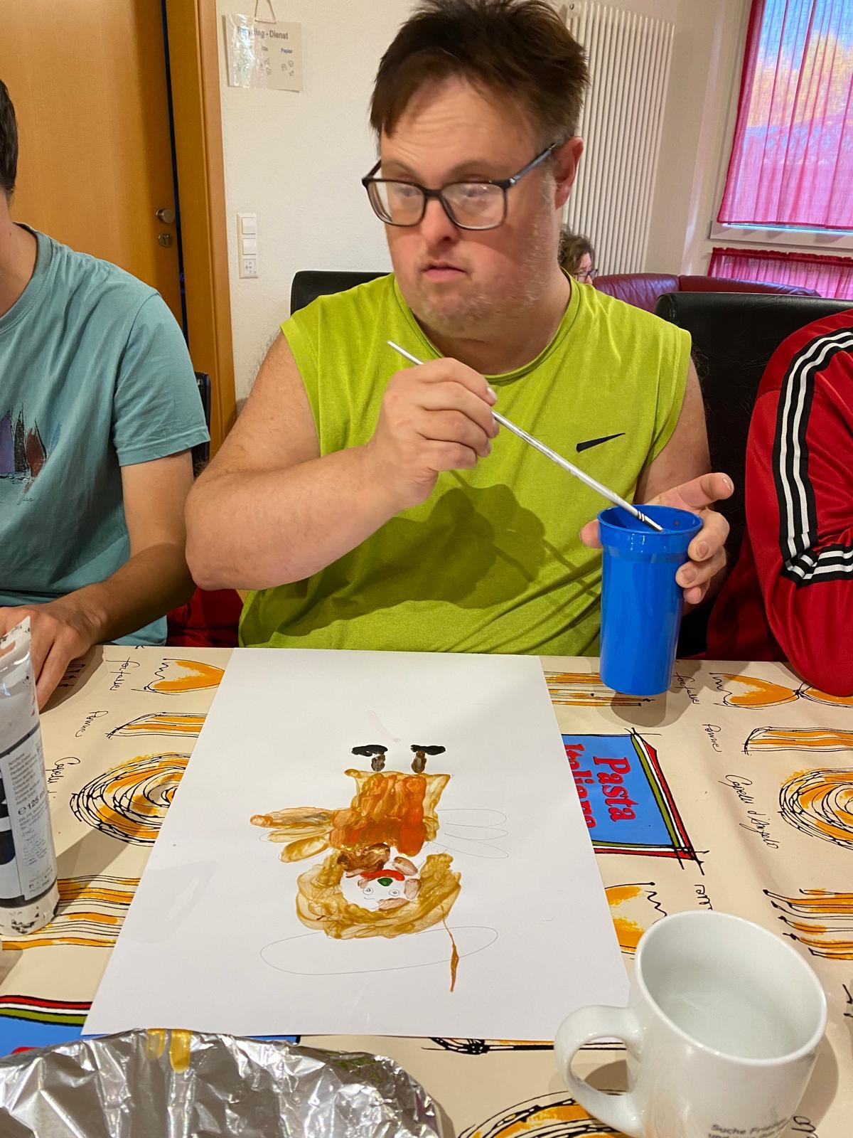 1.000€ durften wir noch kurz vor Jahreswechsel an das Haus Bahnhofstraße in Bretzfeld überweisen 🥳
Der komplette Erlös der Weihnachtskarten ging somit wieder an die Künstler & gleichzeitig Bewohner vor Ort - wir senden hiermit ein warmes, liebevolles & großartiges Dankeeeee 💌 und wünschen allen einen guten Rutsch ins neue Jahr. Passt auf euch & eure Liebsten auf 🙏
#inklusion #menschsein #menschunited #weihnachtskartendiy #gemeinsam