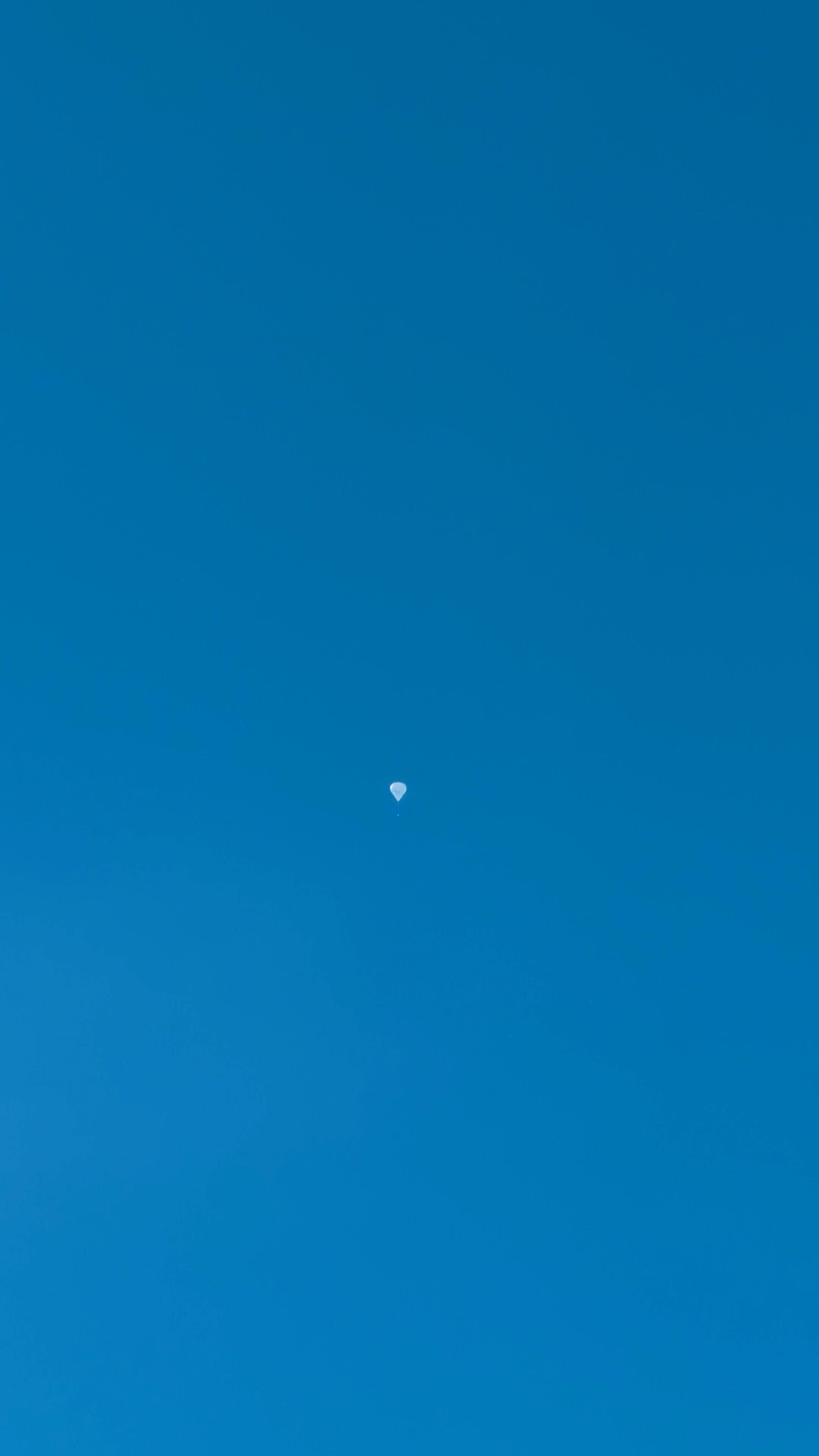 Actually, it was the first scientific balloon launched by NASA from Antarctica.
Not a weather balloon, but a high-altitude experiment exploring dark matter far above our heads.
Watching it drift silently in the Antarctic sky was fascinating — science happening in the air, while we do science on the ground.
And still, it’s an important reminder of all those who work year-round launching weather balloons, measuring, forecasting, and helping us understand this extreme environment.
Different missions, same sky, same curiosity.
🖥️ Follow our GPS track live on our website (link in bio)
🛰️ We’ll keep sending daily updates from the ice!
🔔 Subscribe to follow the Under Antarctica expedition live!
#UnderAntarctica #Antarctica #Science #Expedition