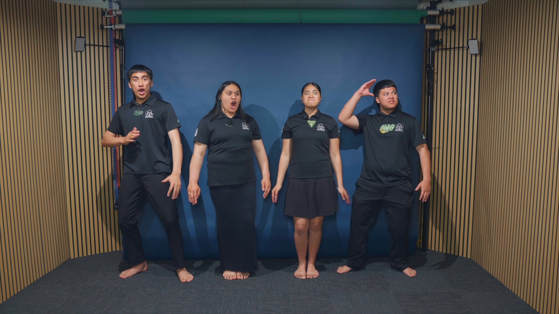 Te Tapu o Muriwai | He whakatauāki nā Muriwai. He ngeri, he pātere o Te Whakatōhea. He tauparapara hoki.
Te Tapu o Muriwai
Maruhia atu i runga o Tirohanga te tohu Whakaari
Whakaerērēa atu te whaiwhaiā te mate tonu atu
Whakaihu mou tohora tāpapa ana te Rae o Kohi
Te mate te whakamā e patu
Ana Muriwai (Waimuri) tō ringa te waka
Hiko te uira haruru te rangi ngaoko te whenua ika huira
Tapu te wai tapu te tai ki te ra to awa te Atua eke Arawa
Whakaheke matamoe waipiko hurihia
Rurima tututara noa muri iho koe
Rukuhia te hapuku te wheke tapu te moana
Toia to hope ha matatu timu te koko
Ngā tamāhine a Te Whakatōhea
Takahia te pipi tahe aku potiki Pākihi kura ki uta kura ki waho
Kapakapa huki te wai para takoto te one
Koopu e oho
Kai kirikiri tuatua
Waiaua te kai a te karoro koa
Totoia atu totoia mai
Mai Ngā Kuri a Whārei ki Tihirau
E i te Tapu o Muriwai e