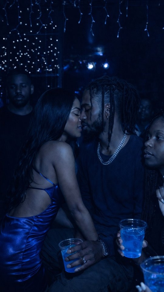 Once the night turns blue, everything hits different.
Smugglers Rhum.
#SmugglersRhum #TheBlueHour #ElevatedNights #NightlifeAesthetic #LuxurySpirits