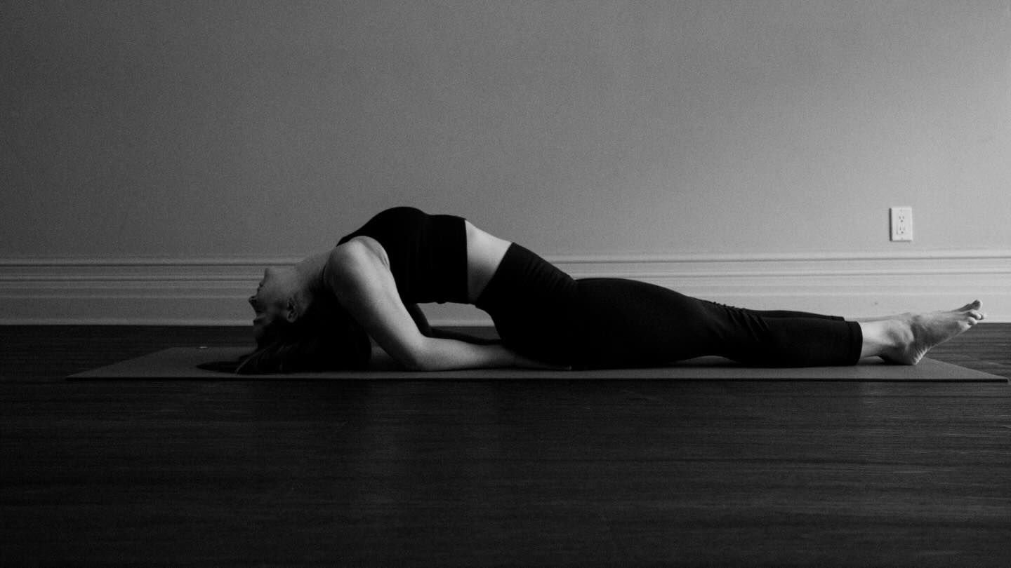 FISH POSE — Matsyasana 🐟
In Sanskrit, matsya means “fish” — a symbol of fluidity, intuition, and moving with the current rather than against it.
Fish Pose is a heart-opening backbend that invites the body to soften, lift, and breathe again.
Physically, Matsyasana opens the chest, throat, and front body — countering hours of hunching over screens, heavy winter layers, and the subtle collapse that can come with cold, dark days. It stimulates the thyroid and parathyroid glands, supports respiratory health, and encourages fuller, freer breathing. A nourishing antidote to tight shoulders, shallow breath, and nervous system fatigue.
But the deeper offering of Fish Pose lives in its symbolism.
This is not a pose of force — it’s a pose of surrender.
The head rests, the heart lifts, and the body learns to trust being supported.
It reminds us that openness doesn’t have to be effortful.
That vulnerability can feel safe.
That expansion can happen without pushing.
Matsyasana invites us to float, to go with the flow, to let the breath move us, to soften resistance, and to meet life with a little more ease.
Especially powerful as a counter-shape to inversions like Plow, or as a heart-opening pause in a season that asks a lot of us.
.
.
📸 @candice.ferreira
.
.
.
.
.
.
.
#fishpose #yogapose #asana #yogalife #yogatoronto