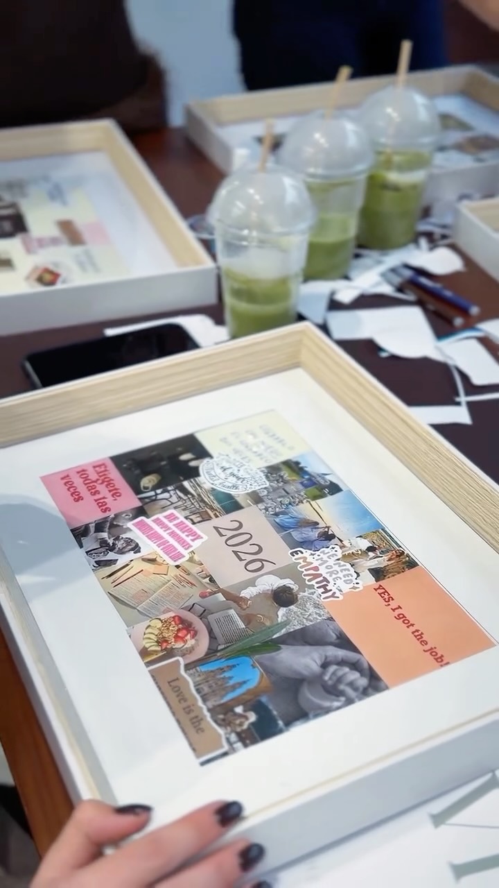 ✨ Vision board & propósitos para 2026 ✨
María ha querido preguntar a pacientes y amigas cómo ha sido crear su vision board y qué desean para el próximo año 💭
Y hay algo que se repite una y otra vez:
🤍 más autocuidado
🤍 más tiempo para una misma
🤍 más momentos con los suyos
Porque cuando estás bien, cuando te cuidas y te priorizas, todo lo demás empieza a tener sentido 🌿
Ese bienestar es la base para conseguir cualquier propósito que te marques.
👉 ¿Y tú? ¿Qué te pides para 2026?
Cuéntanoslo en comentarios 💬✨