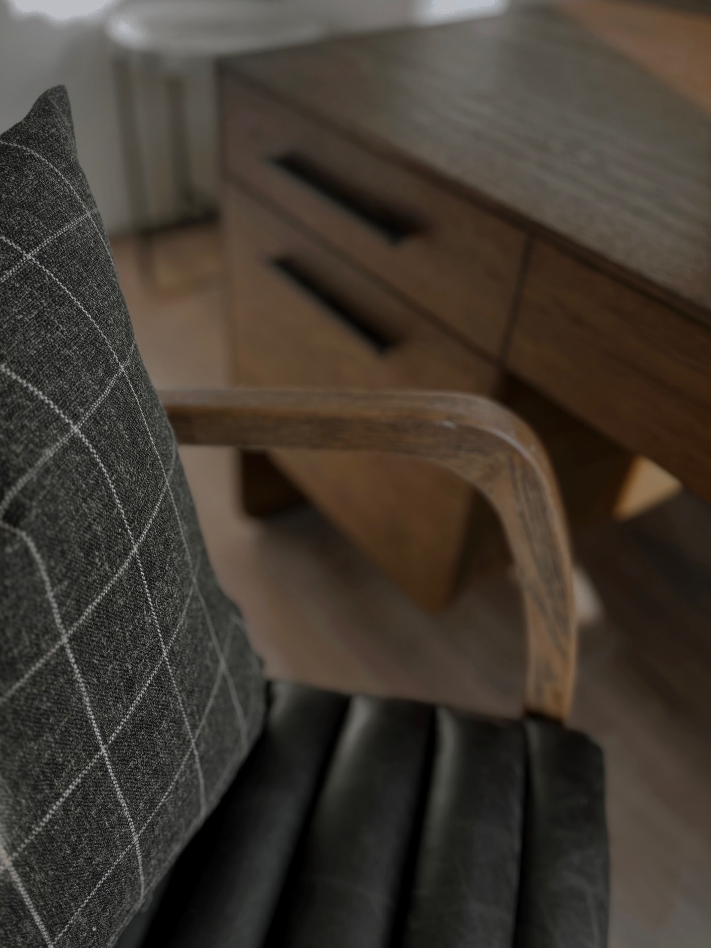 The commercial office deserves more credit. It impacts productivity, atmosphere, and every first impression. And if we’re being honest, many of us spend more time here than at home.
Let us upgrade your commercial space too.
#1889interiors | #montanaoffice #contractoroffice
#commercialdesign #montanadesign