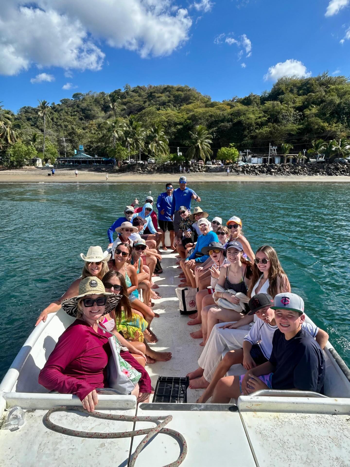 What’s better than getting your family & friends together for an unforgettable day on Zafira?
#ItsTimetoExperienceZafira
#zafiracostarica #sunsetcrusie #costaricasailing #familyvacationcostarica #costarica