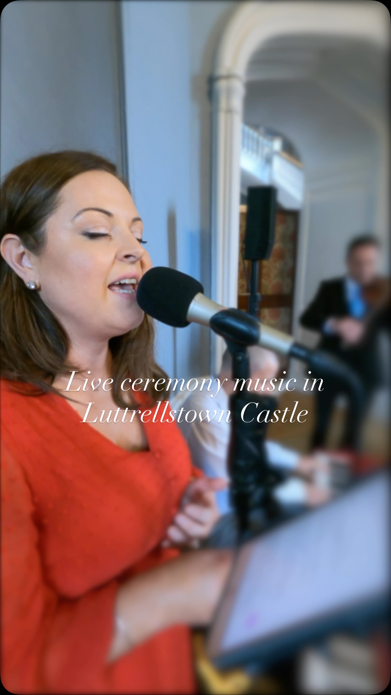 Luttrellstown Castle is always such a beautiful place for a ceremony. There’s something about live music in a space like this that just settles the room.
#weddingceremonymusic
#weddingsingerireland
#dublinwedding
#luttrellstowncastle
#weddingmusicireland