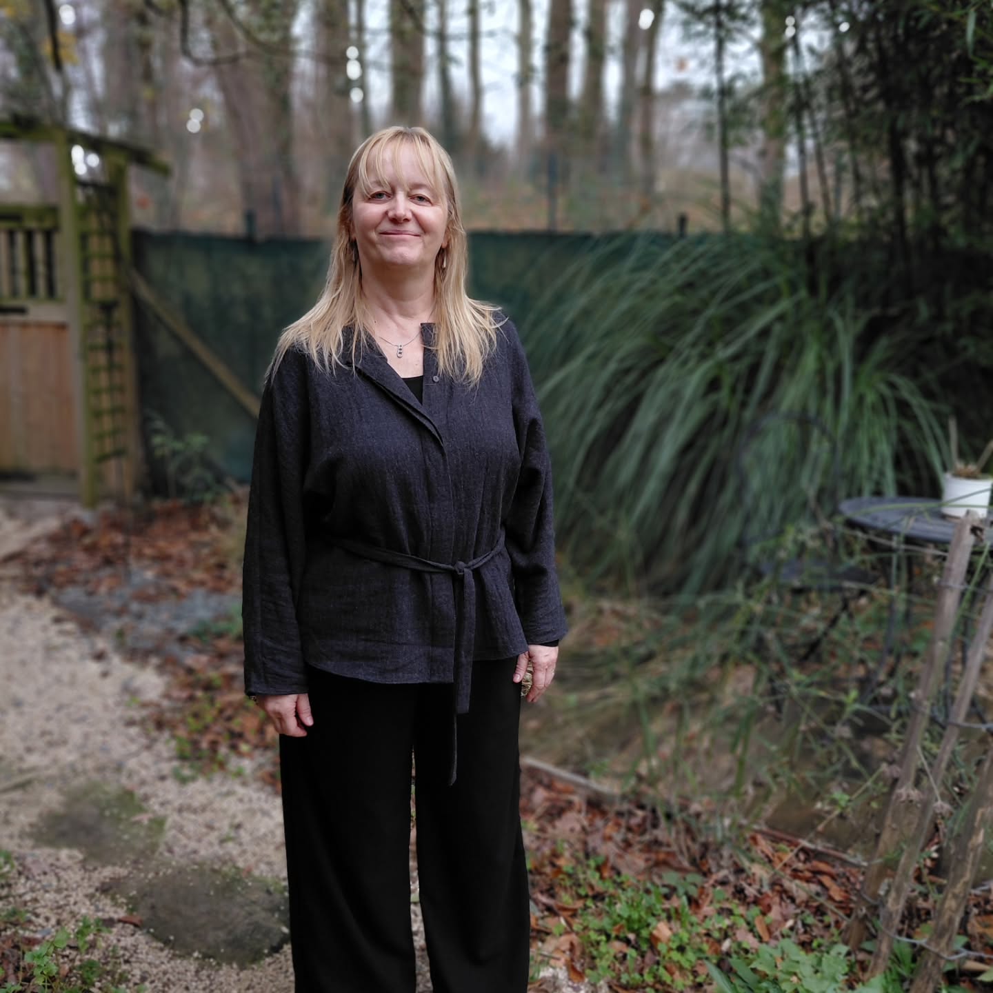 Comme d habitude notre Linda nous a encore crée un magnifique pantalon avec un fabuleux tombé, qui lui va à ravir, bravo