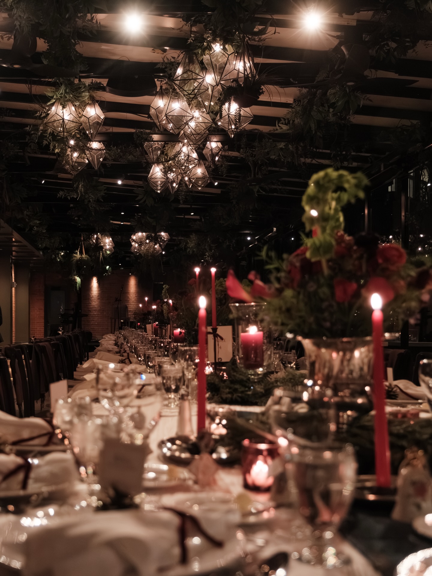 Last wedding of 2025 was a gorgeous, love-filled, classy, cozy dinner party.. with a jazz reception to follow by @the_toast_band 🎷🎶 D + N had a vision for their day.. think “It’s A Wonderful Life”.. and wow did they nail it. From the bell favors for guests to ring, to the bows adorning the champagne tower with a vintage cake! What a perfect winter wedding..✨❤️
•
•
Styling + Wedding Management: @hawthornecreativeco_
Content Creation: @hawthornecreativeco_
Photo + Video: @j.alejo.photos + @j.alejo.films
Ceremony Venue: Clayton Community Church
Reception Venue, Catering, + Bar: @ritzcarltonstlouis
Band: @the_toast_band
Cake: @sarahscakeshop
Hair Stylist: @drybar
Bride’s Gown: @diamondspearlsbridal
Bridal Party Attire: @jjshouseofficial + @aw.bridal
Groom’s Party Attire: @generationtux
•
•
Christmas wedding, holiday wedding, st. louis wedding planner, missouri wedding coordinator, st. louis wedding coordinator, st. louis wedding venue, missouri wedding planner, southern illinois wedding coordinator, southern Illinois wedding planner, unique wedding design, st. louis day of wedding coordinator, wedding day coordination in st. louis, 2026 bride, 2027 bride, 2026 groom, 2027 groom, engaged 2026 couples, engaged 2027 couples, stress free wedding planning in st. louis, st. louis wedding photo locations, st. louis wedding photographer, wedding planning tips | #weddingplanner #weddinginspo #weddingday #engaged #2026bride