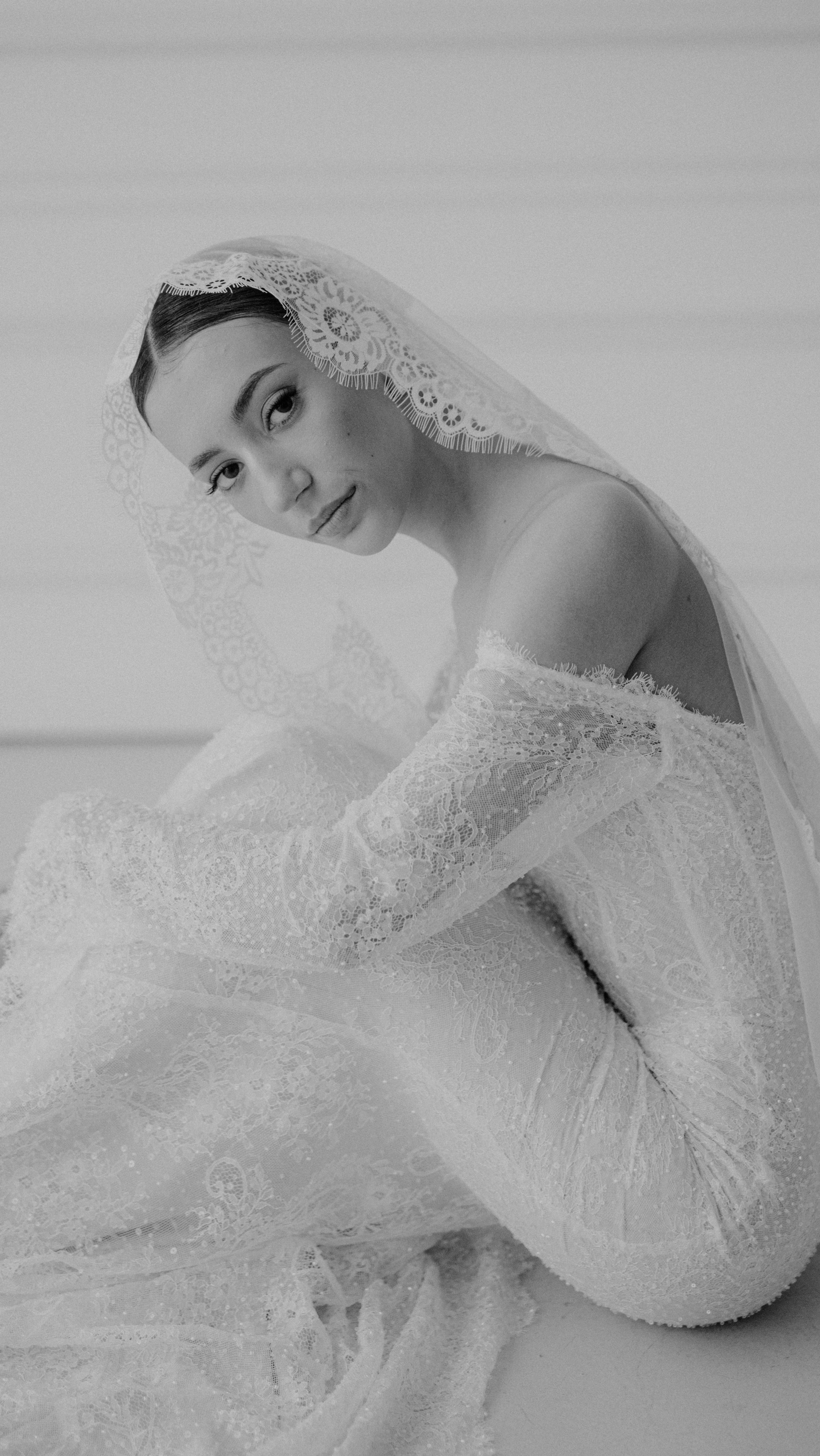 No storyboard.
No script.
Just a dress, light, and a feeling. 🎥
🤍
photographer: @duering.weddings
video-/photographer: @thoselittlethings.de
styling: @lisa_ly_make_up
bridal gowns: @ohlovelydress
bridal rings: @juwelier_austermann & @ring_atelier.de
Single Brides: @angelinandrienkoo & @thebridal_muse