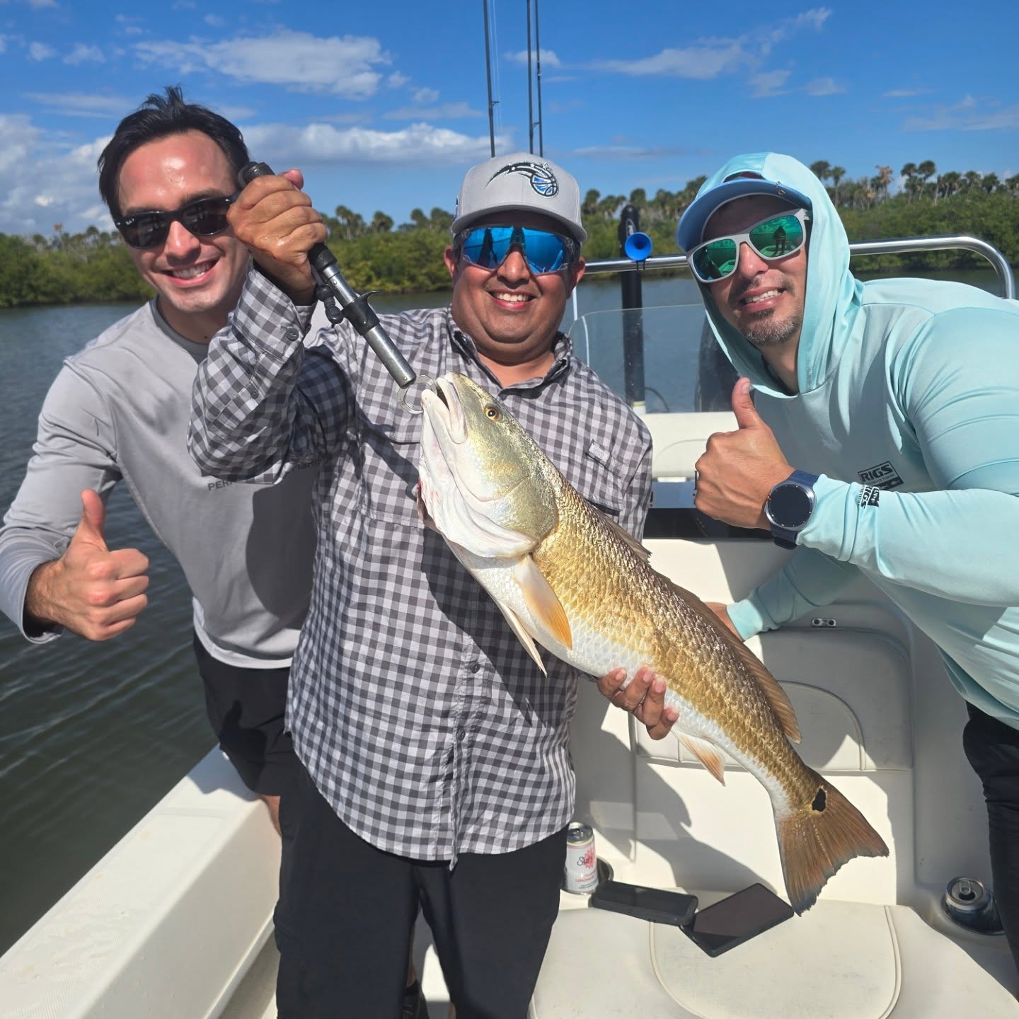 Beautiful day with lots of reds recently. #buckedupapparellc #coderedfishingcharters @kto_customrods #4horsemancorks #floridafishingproducts www.coderedfishingcharters.com