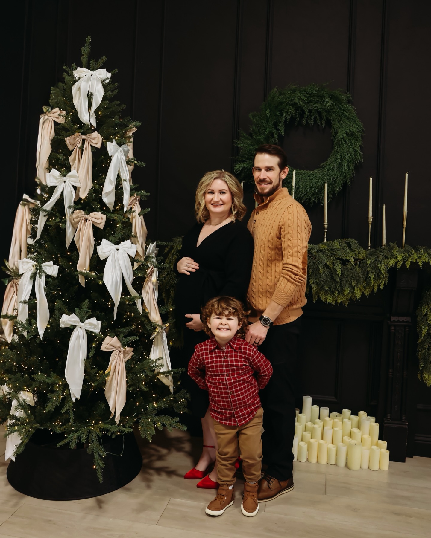 Christmas minis are def here to stay! So grateful for everyone who trusted me with their holiday memories this year! 🥹🎄🫶🏻