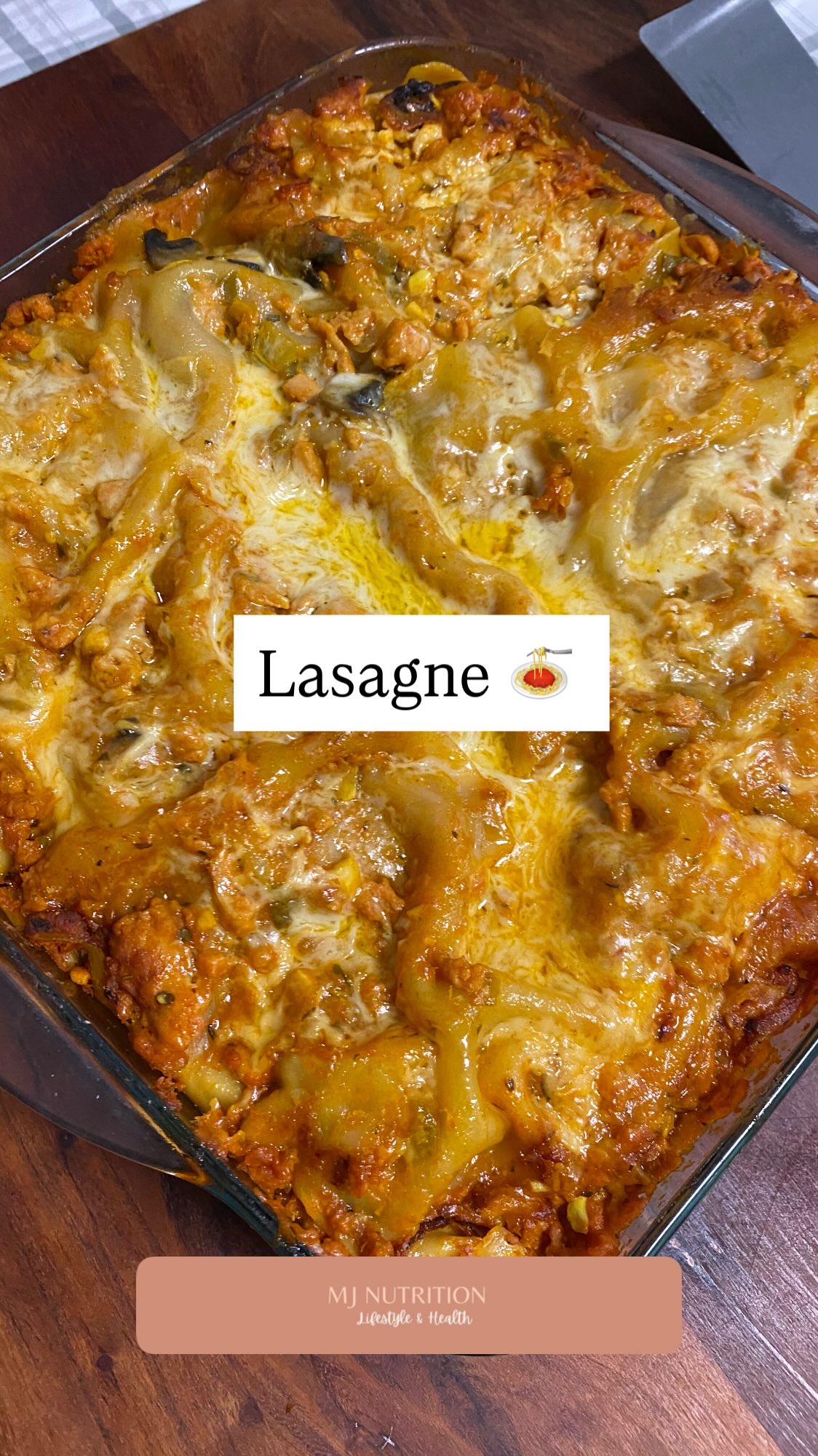 These in-between days call for comfort and nourishment ✨
This chicken, aubergine & courgette lasagne is packed with plant points, ground chicken, mushrooms, garlic and chilli, all layered into a rich tomato sauce. Cosy, satisfying and full of real ingredients, the perfect refuelling meal between Christmas and New Year, or before school starts up again 🍅🧄
#HealthyComfortFood
#VeggiePackedMeals #FamilyDinnerIdeas