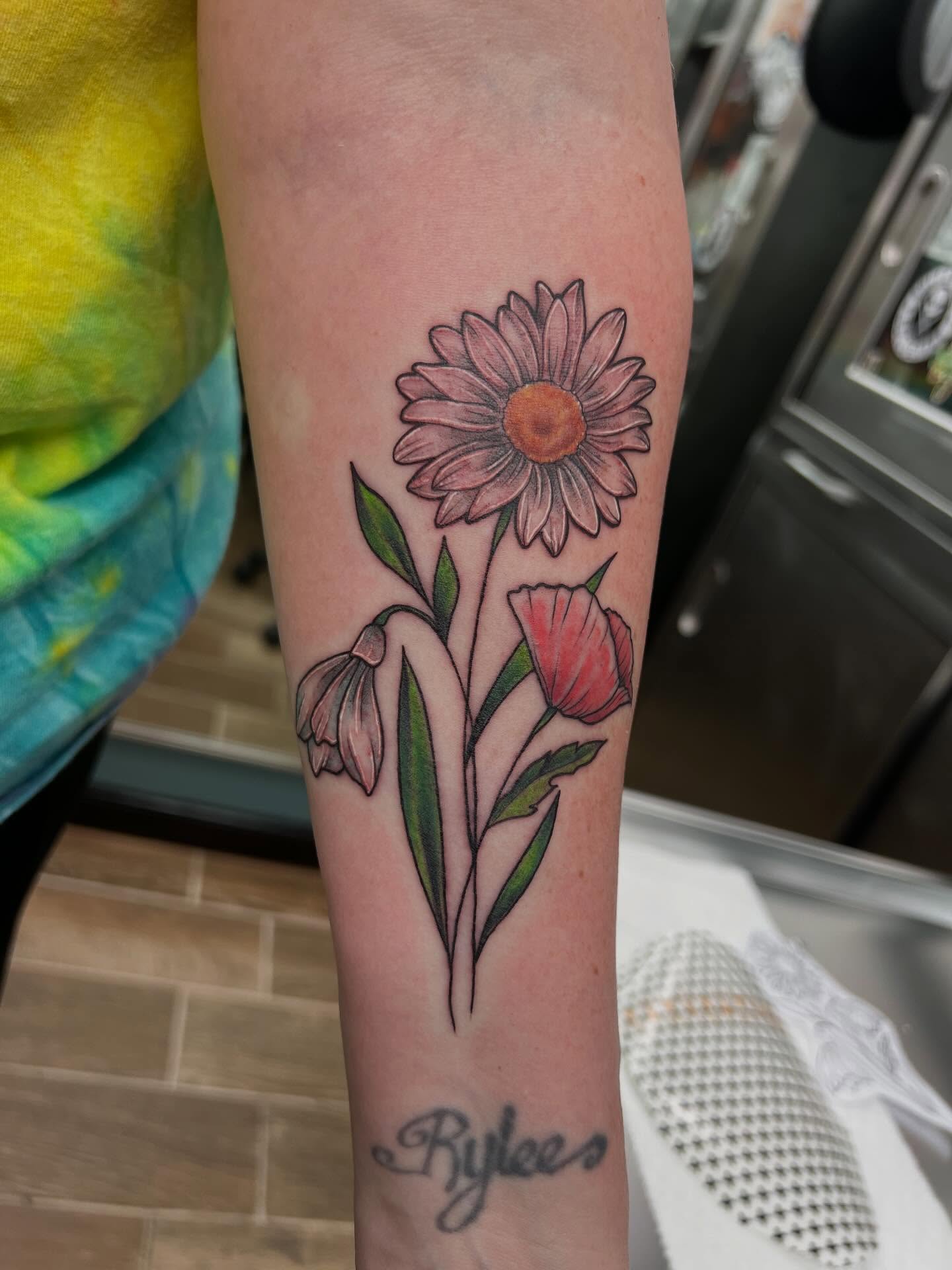 Tattoo from yesterday, can’t wait to add more #tattoo #tattoos #tattooartist #colortattoos