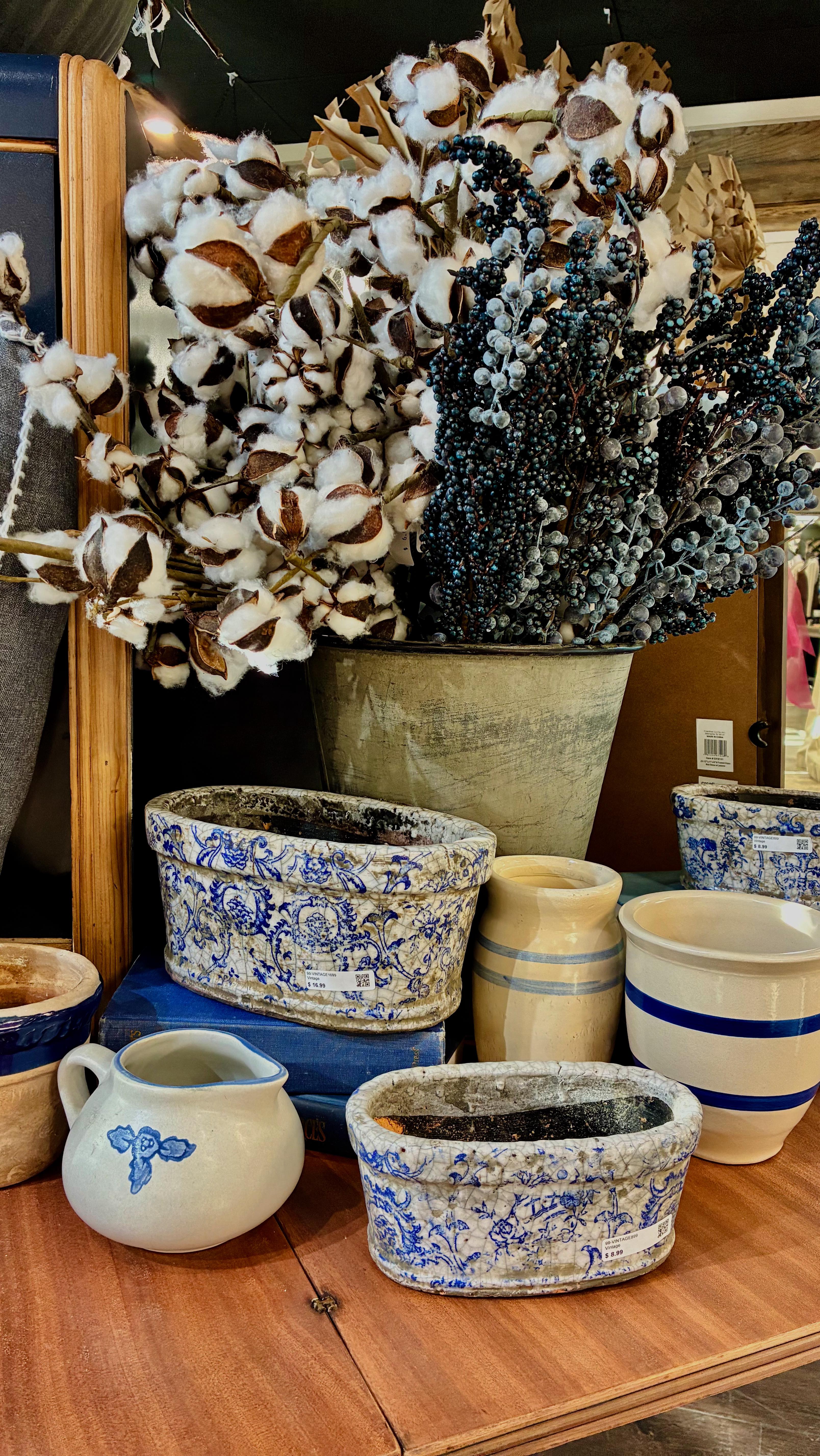 That “ahhh we made it” feeling 😅🎉
Watching this crew push through the long days, the busy weekends, the constant restocking, the laughter, the chaos, and the magic of the holiday season… I’m just so proud. We survived, we showed up, and we did it together.
So here’s to the team that kept the lights on, the shelves full, and the energy high — hooray, we made it through the holidays 🤍
#retailspokane #spokanelocalbusiness #thebohemianspokane #supportlocalartists #supportartists