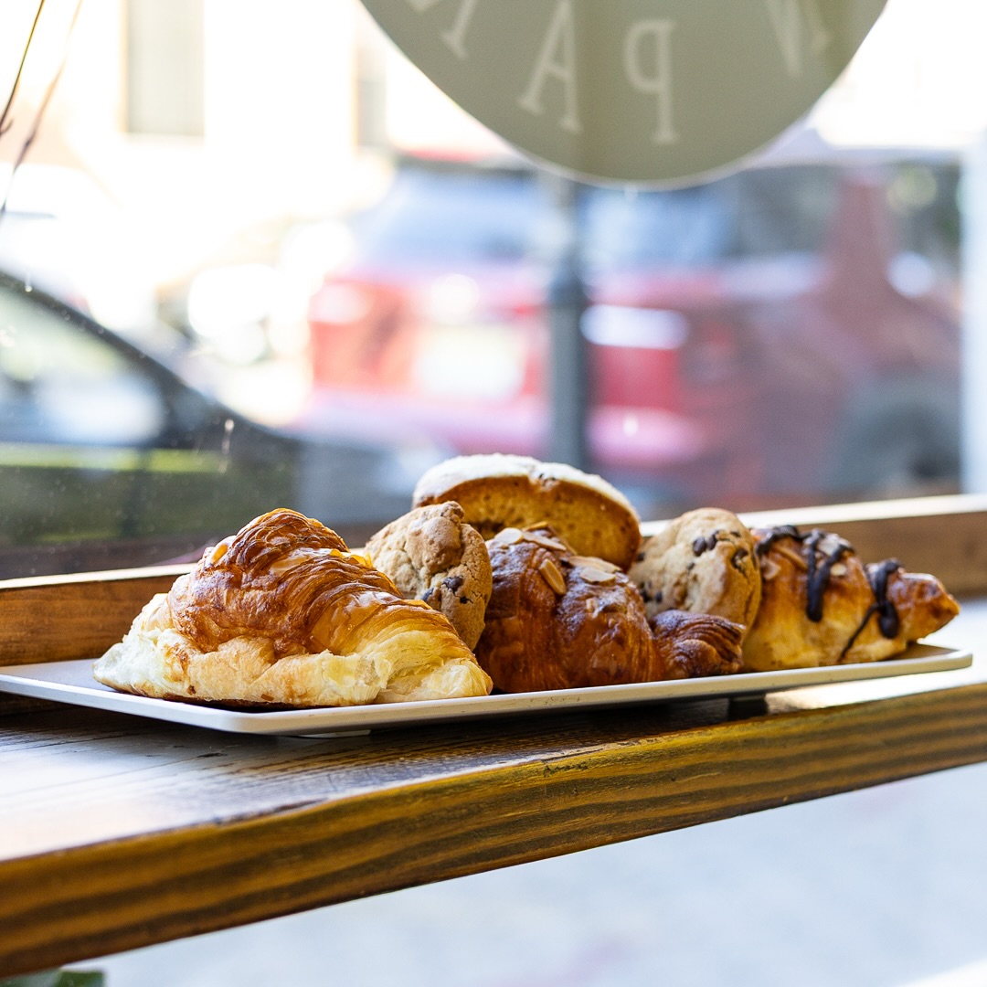 Did you think we only do bagels? 🥯
From buttery croissants to fresh muffins, crumb cake, and homemade Greek apple cake. Our golden, flaky pastries and baked goods are baked on-site, and crafted with clean, natural ingredients. #BagelsonPark 🥐🥮🍰
#njfood #freshbaked #bakery #pastries
