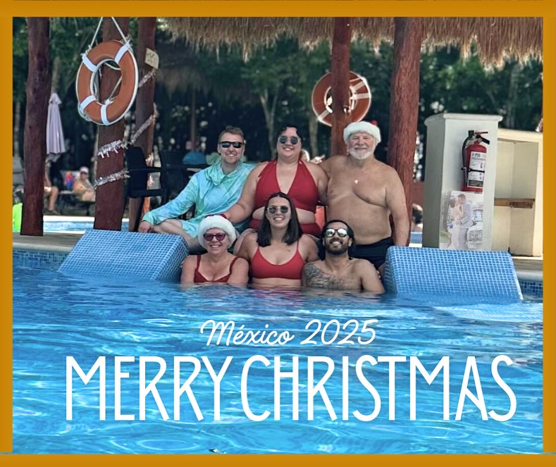 Merry Christmas ❤️✨🎄 A relaxing end to a very crazy year! Feeling very grateful to spend time with my family in such a beautiful place. #puertomorelos #méxico #christmas #christmasinmexico
