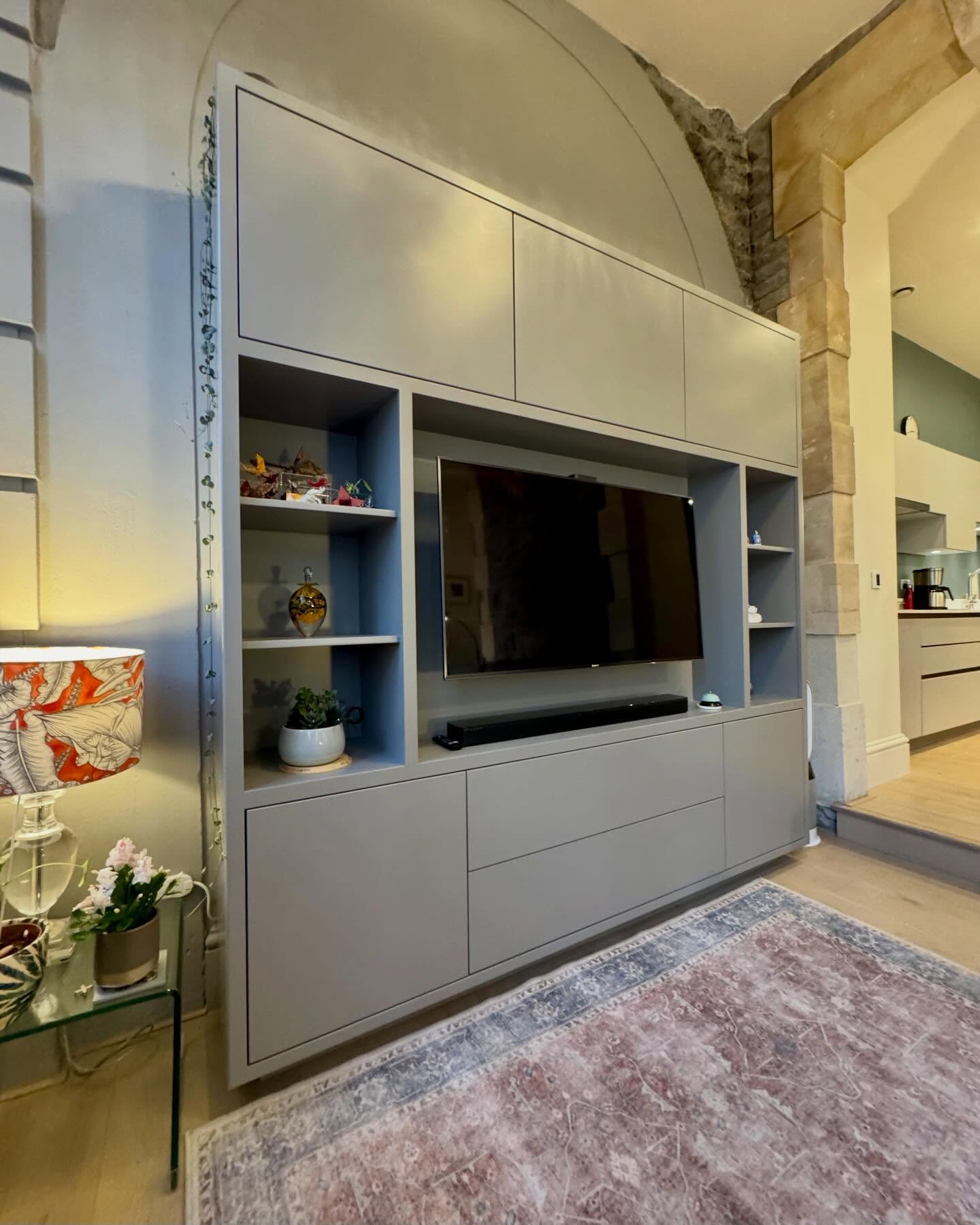 Just some photos of a tv media unit Matt and I built a while ago for some lovely clients in Bristol. A mixture of shelving and drawers - the doors and drawers are all soft close and all push to open, how very fancy! And wonderfully finished as ever by Fred and the team at @paramountsprayfinishing it's also pretty darn close to the original drawings we sent with the quote (scroll to see) lovely stuff all round #carpentry #bristol #bath #bespoke #joinery