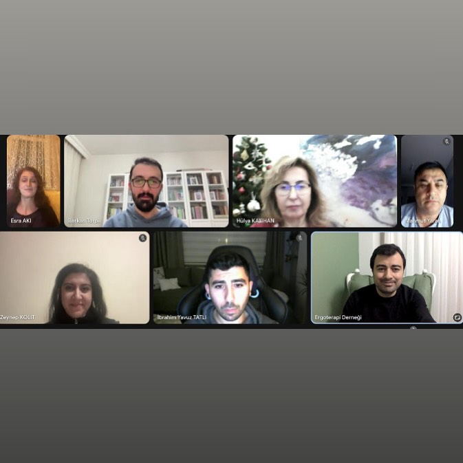 Ergoterapi mesleğinin geleceği, bilimsel temeller üzerinde yükselmeye devam ediyor! 🎓✨
Ergoterapi Derneği Bilim, Eğitim, Araştırma ve Akreditasyon Komisyonu, 2025-2027 dönemi için ilk toplantısını gerçekleştirerek çalışmalarına başladı. Mesleki standartlarımızı geliştirmek ve akademik birikimimizi güçlendirmek amacıyla yola çıkan komisyonumuz; Prof. Dr. Hülya KAYIHAN, Prof. Dr. Esra AKI, Doç. Dr. Berkan TORPİL, Doç. Dr. Sinem SALAR ve Dr. Öğr. Görevlisi Yasin TEKECİ’den oluşan daimi üyeler rehberliğinde yürütülecektir.
Bölüm hocalarımızın ve değerli meslektaşlarımızın katkılarıyla zenginleşecek bu süreçte, hep birlikte daha güçlü bir Ergoterapi geleceği inşa ediyoruz.