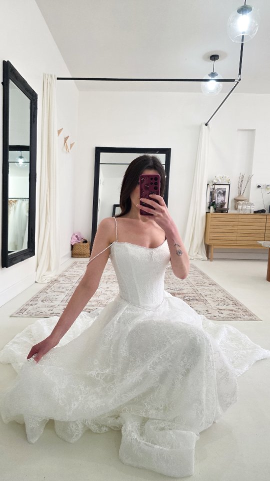 An ode to modern romance ✨
Vaughn by Serene by Madi Lane is crafted in delicate Chantilly lace, adorned with luminous pearl detailing and sculpted through the bodice for an effortlessly elevated silhouette. From the draped off-shoulder straps to the pearl-buttoned train, every element is designed with intention and grace.
Try Vaughn on and fall in love. Book your appointment today.
📞01724 645 058
📧 hello@elizabethkatebridal.co.uk
📱www.elizabethkatebridal.co.uk
📍128 High Street Crowle DN17 4DR
#SereneByMadiLane #VaughnGown #ModernBride #RomanticBride #WeddingDressInspo BridalStyle LaceWeddingDress PearlDetails BrideToBe