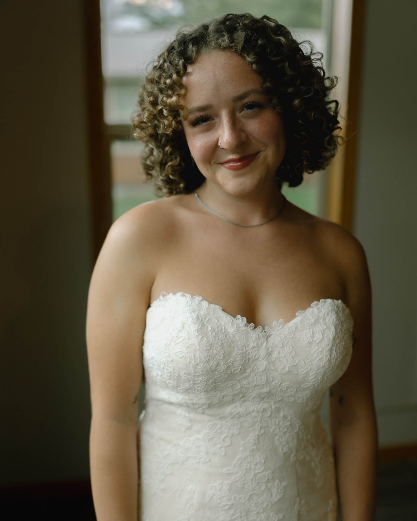 I could literally post Zoe’s bridal portraits over and over! The simplicity of her just shines through in these images and all throughout their wedding day!! More small weddings in 2026 + 2027 please!!!
#intimateweddingphotographer #nebraskaweddingvendors #neweddingday #bridalportraits #smallweddingphotographer