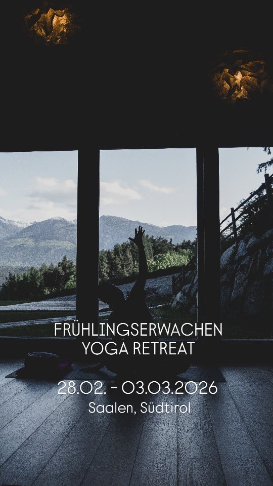 Wie wäre es dein Jahr damit zu starten, dir deine Auszeit zu sichern?
Komm mit uns für 4 Tage nach Südtirol in den Kraftort bei Bozen!
🧘🏼♀️YOGARETREAT FRÜHLINGSERWACHEN
🌷28.02. - 03.03.2026
Arriving and Recharging . On and off the mat
Yin Yoga. Vinyasa Yoga. Yoga Nidra.
Wellnessbehandlungen. Natur Pool. Badeteich.
Sauna. Dampfbad. Panorama Ruheräume.
Regionale Bio Küche. Rundum Berge.
Wir freuen uns endlich wieder an den Kraftort im Herzen des Pustertals, idyllisch gelegen auf einem Wiesenhügel, zurückzukehren. Wo Gemütlichkeit auf Moderne trifft und soweit das Auge reicht nichts als Natur um uns. Hier fällt der Rückzug, das Auftanken und Loslassen leicht.
Ich versprechs, ich habs erlebt!
Love, Chrisi
Mehr Infos siehe Link in bio.
@saalerwirt
#yogaretreatsüdtirol #yogaretreatfebruar #yogaretreat #deineauszeit #saalerwirt