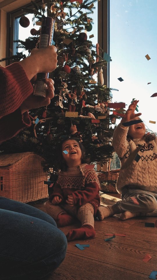 Bonjour petite étoile du nouvel an ✨️
On vous souhaite un doux réveillon et déjà une merveilleuse nouvelle année 🍾
Un tchin rempli de douceur, avec le souhait que la santé,l'amour et la magie du quotidien remplissent les nouveaux jours 💗✨️
#happynewyear #newyear #newyear2026 #bonneannée #familyholidays