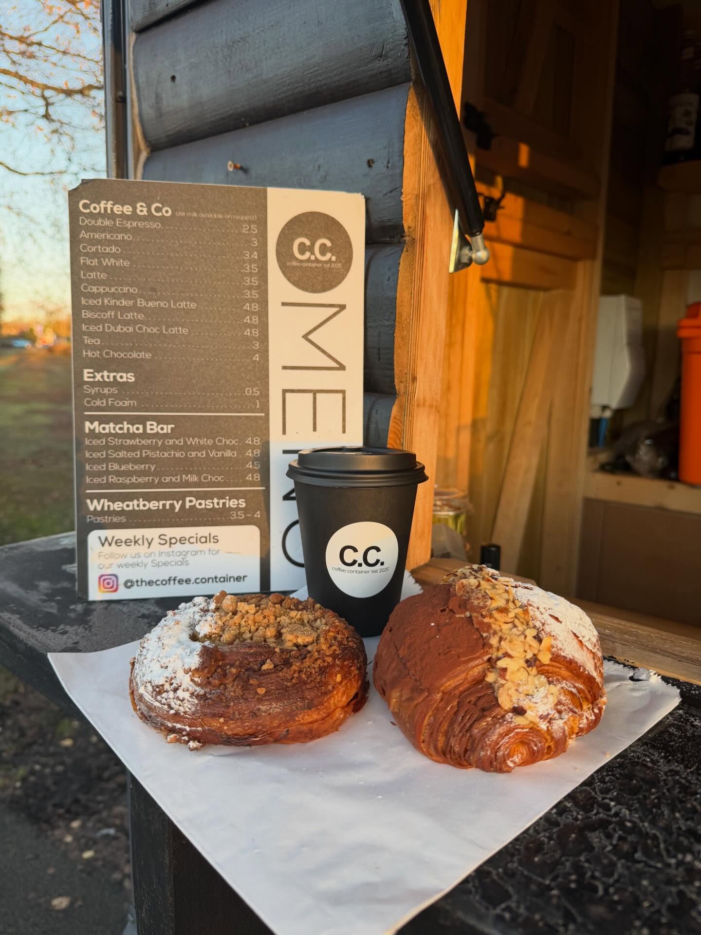 Festive Hours Update!❄️
A small change to our previously posted hours we’ll now be opening at 9:30am instead of 8am until Monday the 5th with everyone getting a much needed lie in!!
Back to normal on Monday the 5th!
New festive hours:
🕤 9:30–3 daily
📅 Until Monday the 5th
Thanks for your understanding & see you soon ☕️