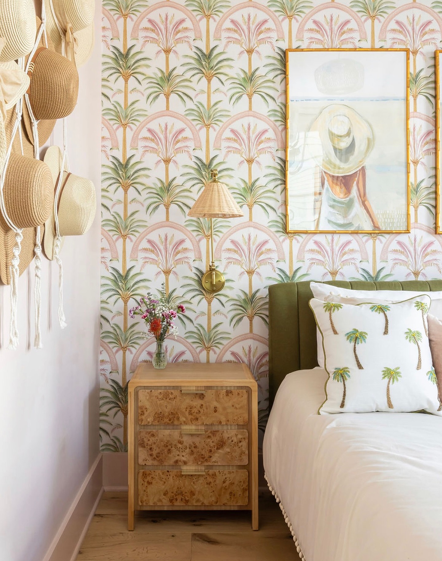 Just a sneak peek of a gorgeous new Airbnb property in Charleston, SC 🌴 final reveal after the new year! @serenityshoresvacations 💕 Get ready to book it soon! #airbnbstyle #charlestonairbnb #homestylist #airbnboftheday @airbnb #bestvacationever