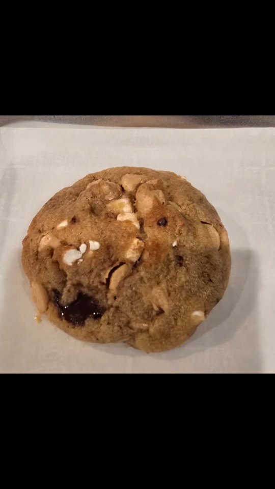 Our favorite Bourbon Brown Butter cookie recipe with some new mixins!
#smallbatchbakery #cookiesofinstagram #bourbon #chocolatechip #rva