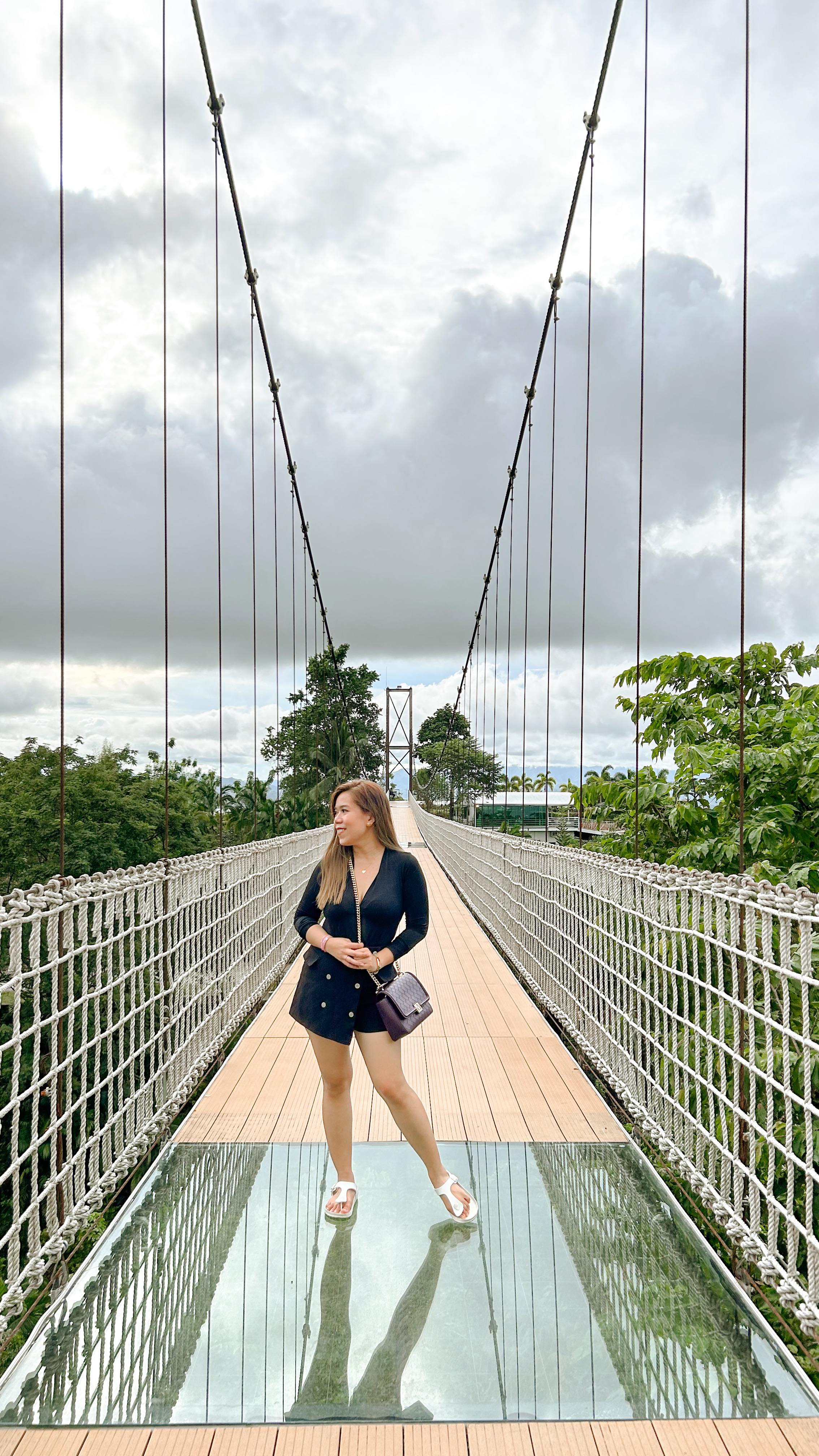 The best lessons aren’t taught they’re lived. 🩷
2025 showed me that growth can be messy and magical at the same time, and I’m grateful for it all.
Still learning, still grateful, still becoming. ✨
May we all have the best New Year 🥳
#cheers2025🥂❤️
#2025countdown
#hello2026