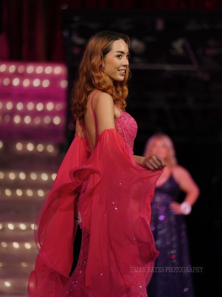 Crowning moments and causes that matter 👑
This is Lila Barks, who placed 10th in Miss Teen Great Britain, wearing ‘Desire’ from our Ruby Prom collection - and absolutely shining in it! 💗
Photographed by the talented @brianhayesphotography1
, Lila has not only represented with grace on stage, but has also been raising funds and awareness for Breast Cancer Now and Together for Short Lives.
We’re so proud to have played a small part in her incredible journey. ✨
#LilysBoutiqueSheffield #RubyProm #MissTeenGreatBritain #DesireGown #PageantStyle #PromQueenVibes #PromWithPurpose #BreastCancerAwareness #TogetherForShortLives #PromStyle2025