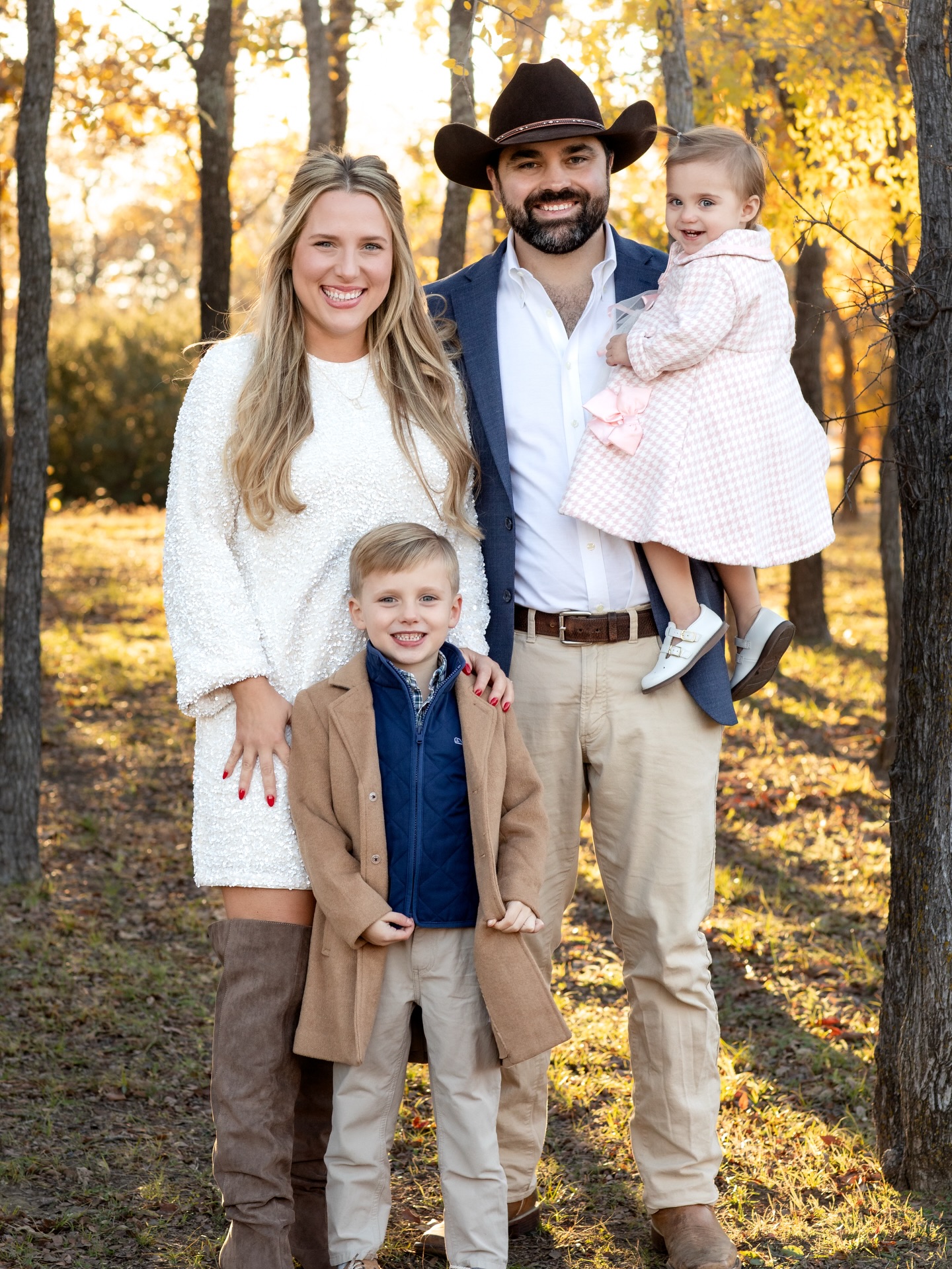 Don’t be afraid of a winter session.
The chill brings the cuddles, the light gets dreamy, and the layered outfits are cozy.