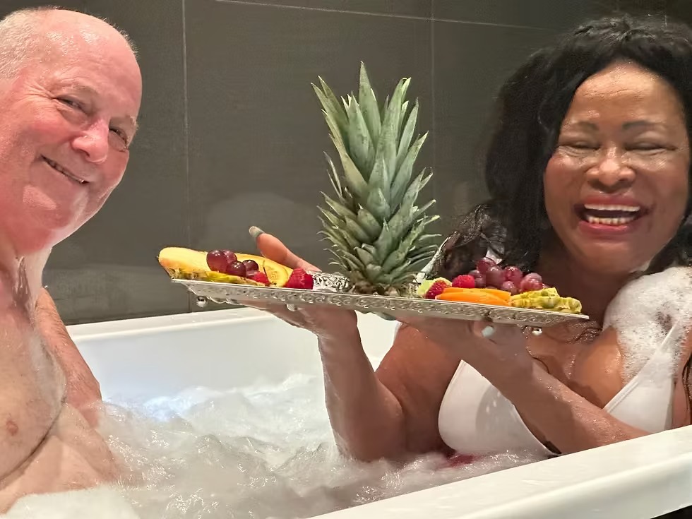 Skjem bort deg selv på prisvinnende Lillehammer SPA — hvor skreddersydde behandlinger møter luksus og velvære. Føl deg fornyet, revitalisert og klar for hverdagen igjen. Book tid via hjemmesiden✨💆♀️🌿
Hvem tar du med hit? Fortell oss i kommentaren! #LillehammerSPA #Velvære #SpaDag #Lillehammer #Selvpleie #Luksus #Helse #Revitalisering #Strandpromenaden79