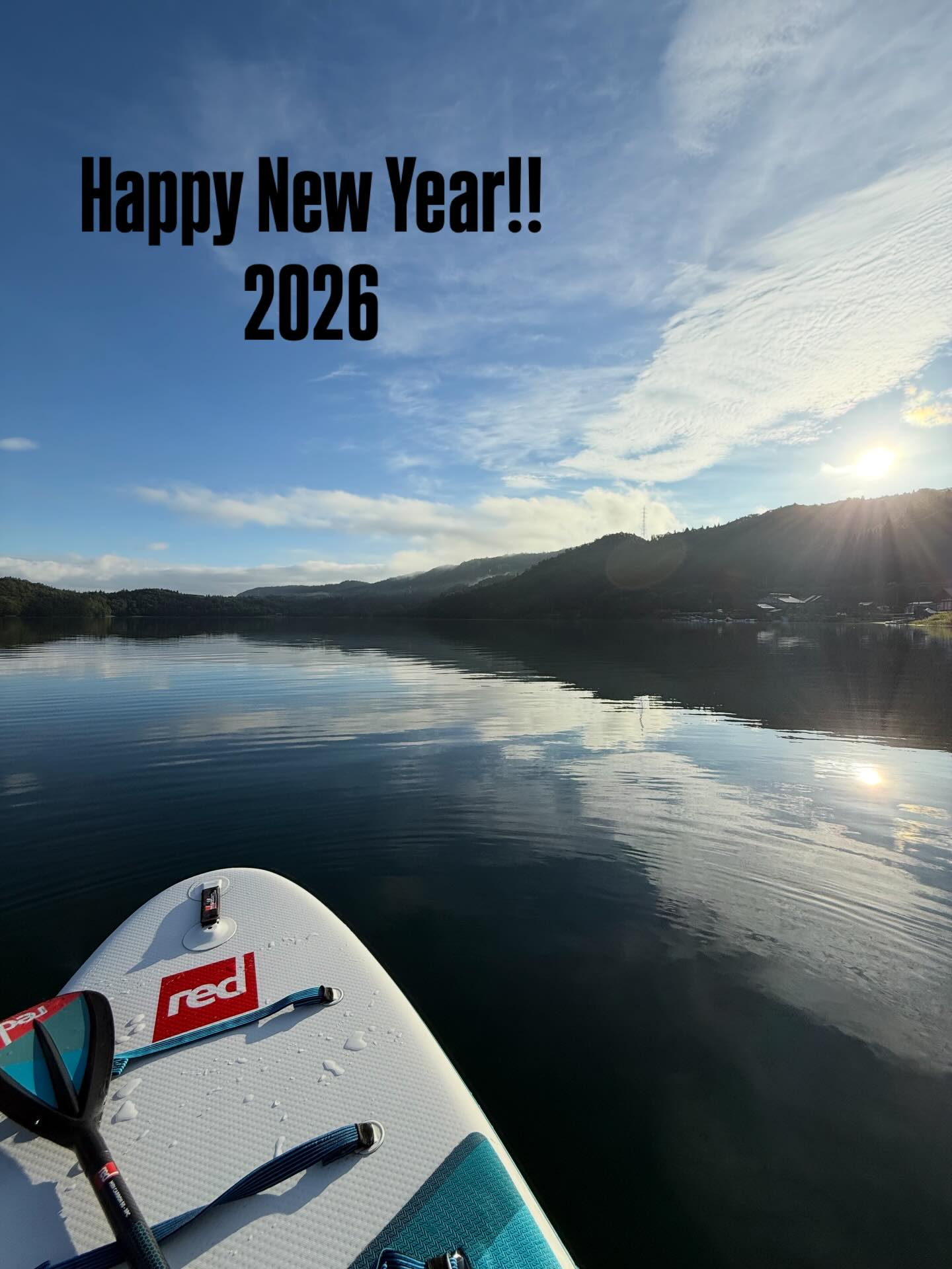 🎍 Happy New Year 2026 🎍
あけましておめでとうございます。
2025年も青木湖で
たくさんの素敵な出会いと時間を
本当にありがとうございました。
2026年も
「また来たいな」っと思ってもらえる場所を目指して
APCBASE2らしく、
頑張っていきたいと思っています🏄🌿
本年も APCBASE2 を
どうぞよろしくお願いいたします。
みなさまにとって
穏やかで、気持ちのいい一年になりますように✨
2026 元旦