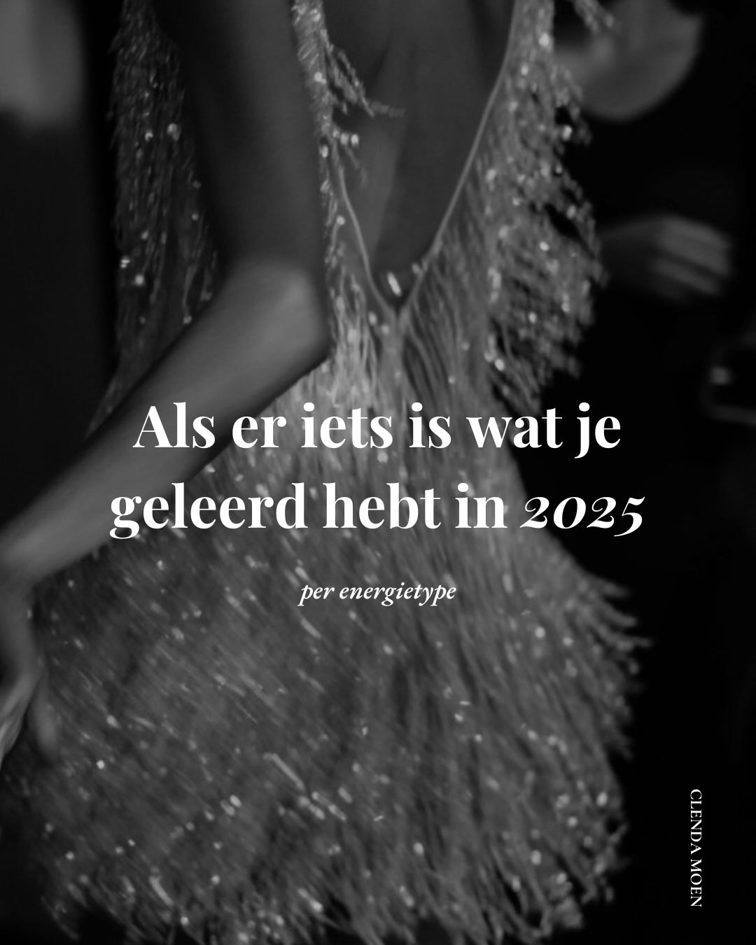 2025 was er niet om je comfortabel te houden.
Allesbehalve. (As you’ve probably noticed 😅)
Het was het jaar van de slang.
Niet zachtaardig. Wel eerlijk.
Het was er om je uit te kleden.
Laag voor laag. Als oude huiden die niet meer bij je passen 🐍
Tot alleen nog overbleef wat écht van jou is.
Wat voelde als chaos, blijkt achteraf zelden willekeurig.
Er zat een patroon onder.
Een ritme.
Jouw ritme.
En precies dát is waar Human Design over gaat.
Je Human Design Guide is je persoonlijke handboek.
Zoals die van jou is er maar één.
Uniek. Afgestemd op jouw chart. Jouw energie.
Jouw leven.
Het omschrijft precies waarom jij steeds in dezelfde dynamieken belandt.
Waarom relaties stroef, intens zijn of juist helemaal vanzelf gaan.
Waarom bepaalde mensen op je pad komen.
Waarom jouw energie werkt zoals ze werkt, ook als je hoofd het liever anders ziet.
👉🏻 Comment ‘GUIDE’ en je ontvangt de link.
Laat je daarna een review achter?
Dan maak je kans om een plek te winnen in de Human Design Academy - level 1 t.w.v. €2000,- 😱