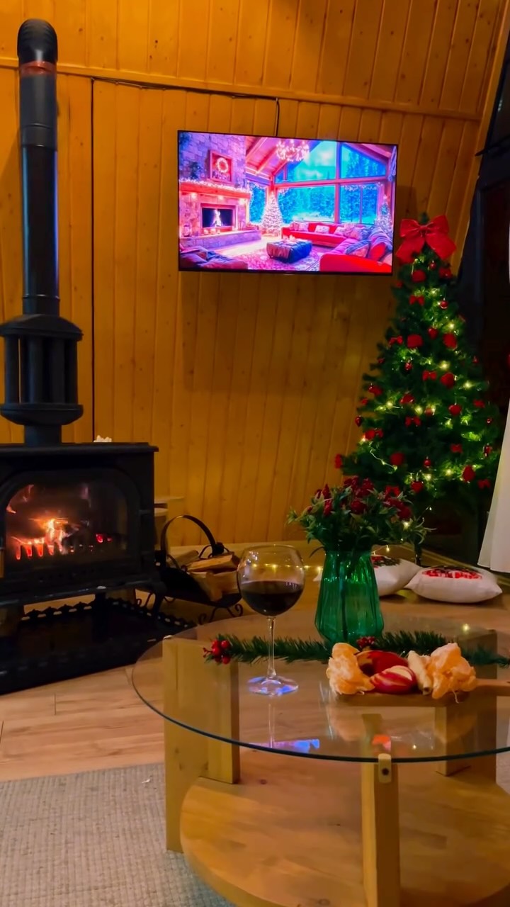 ❄️ karlı bir manzarada uyanmak, huzurlu bir kaç gün geçirmek istersen burası tam sana göre ❄️
Mersin Arslanköy yaylasında Noura Bungalov 🏡
manzara büyüleyici güzellikte 🏔️ ✨ yanında kim olsun isterdin ? Bu videoyu ona gönder🤍
🔸sıcacık bir ortam
🔸eşsiz doğa ve göl manzarası
🔸huzur ve konfor bir arada!
📍detaylı bilgi ve rezervasyon işlemleri için bize DM atabilirsiniz! Ya da 0545 672 95 00
Numaramızdan ulaşabilirsiniz
#mersinbungalov #bungalovevleri #bungalovtatili #bungalows #bungalow #arslanköy #bungalov #jakuzilibungalov #bungalovönerisi