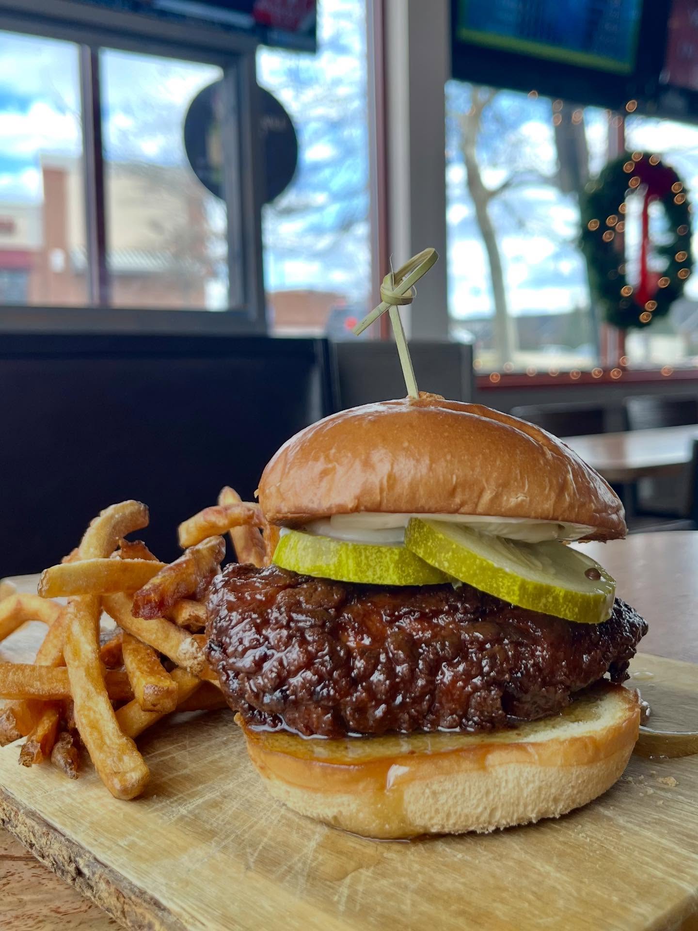 What’s on special today?!
Sweet & Spicy Chicken Sando 🔥🍯 Try it with a side of French Fries for just $15!!!
#sweetnspicy #friedchickensandwich #dellaroses #tuesdaylunch