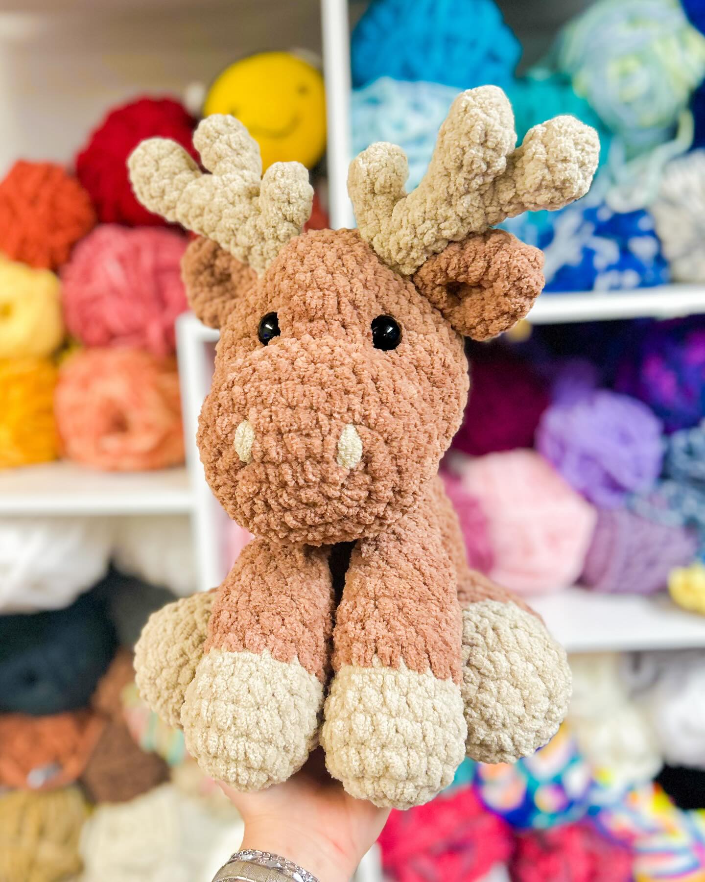 This moose was my last custom order of 2025!! 🫎✨
I’ve made a few different moose plushies in the past, but I think this one might be my favorite yet.
Do you think he turned out cute? 💕
#crochet #amigurumi #yarnfusion #crochetplushies #plushie