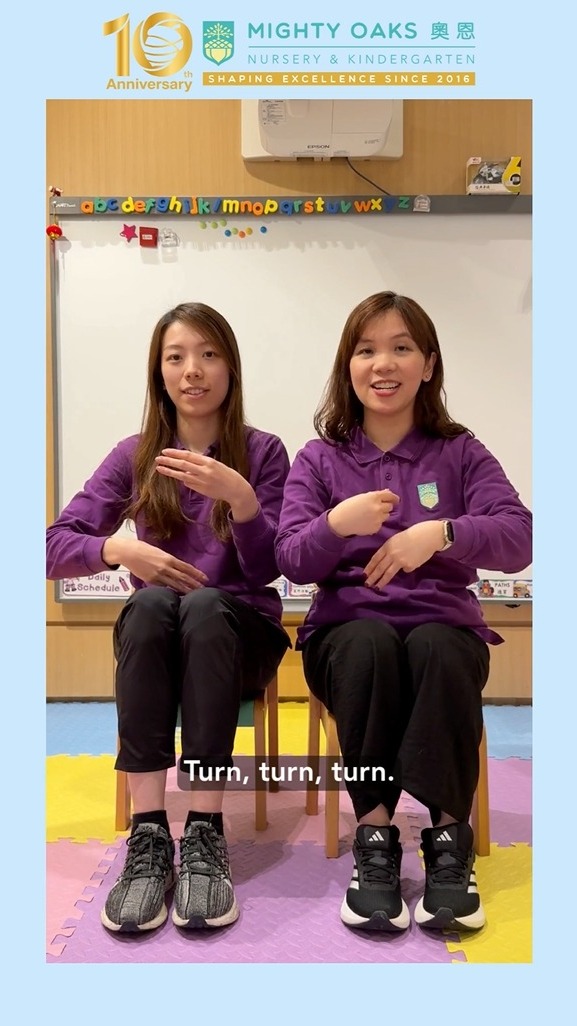 Fingerplay Songs for Little Learners!
Wiggle those fingers and sing along! 🎶 Learn two easy fingerplay songs — One Finger, Turn, Turn, Turn and (one in Cantonese) — to support language, rhythm, and joyful bonding at home.
童唱童學-手指謠
動動你的小手指,一起來唱歌吧!🎶 學習兩首簡單的手指謠歌曲——One Finger, Turn, Turn, Turn 和數手指——幫助小朋友在家中學習語言、節奏,愉快地增進親子關係。
➡️We are still accepting rolling admissions for PN-K3.
➡️歡迎適齡幼兒申請小組班至高班插班。
#HongKongKindergarten #KindergartenEducation #InternationalKindergarten #EarlyChildhoodEducation #PreSchool #PreSchoolLife #KennedyTown #MightyOaks #HowToTutorial #FingerplaySongs #MusicAndMovement #BilingualKids #PlayBasedLearning #FamilyLearning #FunLearning
#香港幼兒園 #香港幼稚園 #國際幼兒園 #國際幼稚園 #香港教育 #香港學前教育 #幼稚園生活 #堅尼地城 #奧恩國際幼兒園暨幼稚園 #教學影片 #手指謠歌曲 #音樂與律動 #雙語學習 #遊戲中學習 #親子遊戲