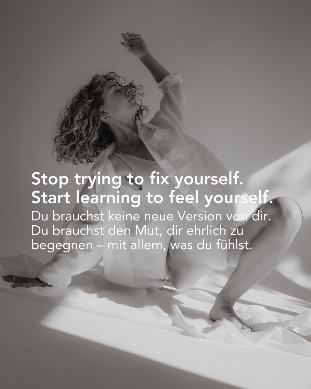 🌀 Stop trying to fix yourself.
💛Start learning to feel yourself
Ich glaub nicht mehr an Selbstoptimierung.
Ich glaub an Verbindung.
An verkörperte Wahrheiten.
An das leise Wiederfinden von dem, was längst da ist.
Genau darum geht es in der ONA FLOW Ausbildung:
Nicht besser werden. Sondern echter.
Nicht reparieren. Sondern erinnern.
✨ 200h Yoga & Embodiment Training
Start: Februar 2026
Link in Bio