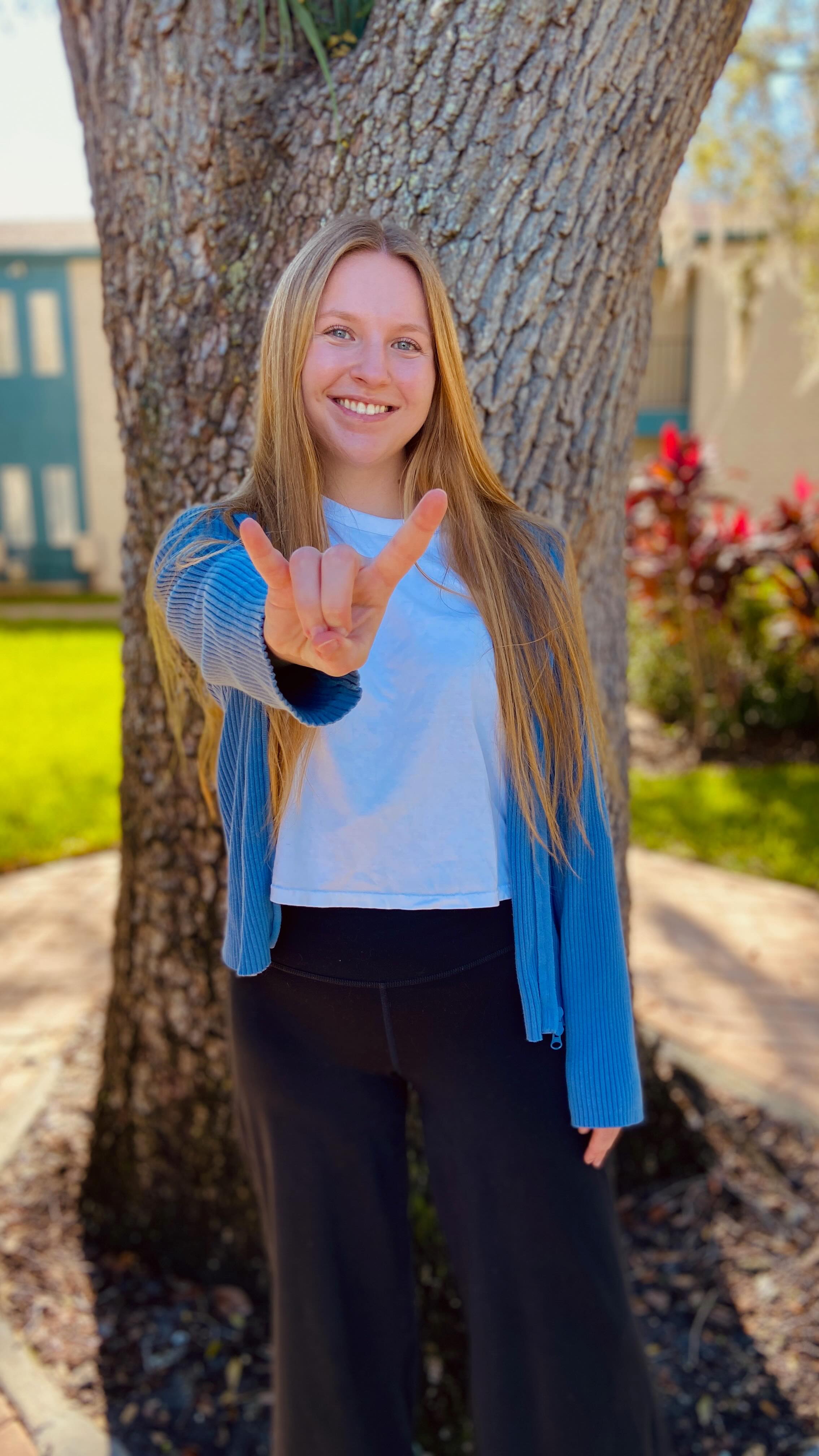 BIG goals only for 2026! 🚀✨
What’s one thing you’re resolving this new year? 🏠
Comment your resolution now! ⬇️
Let us know what you’re manifesting for the New Year!
Whether it’s mastering time management ⏰📚, trying a new local coffee shop ☕️📍, or finally organizing that infamous junk drawer 🧹🗑️— we want to hear it!
#collegetowncommunities #livewithin