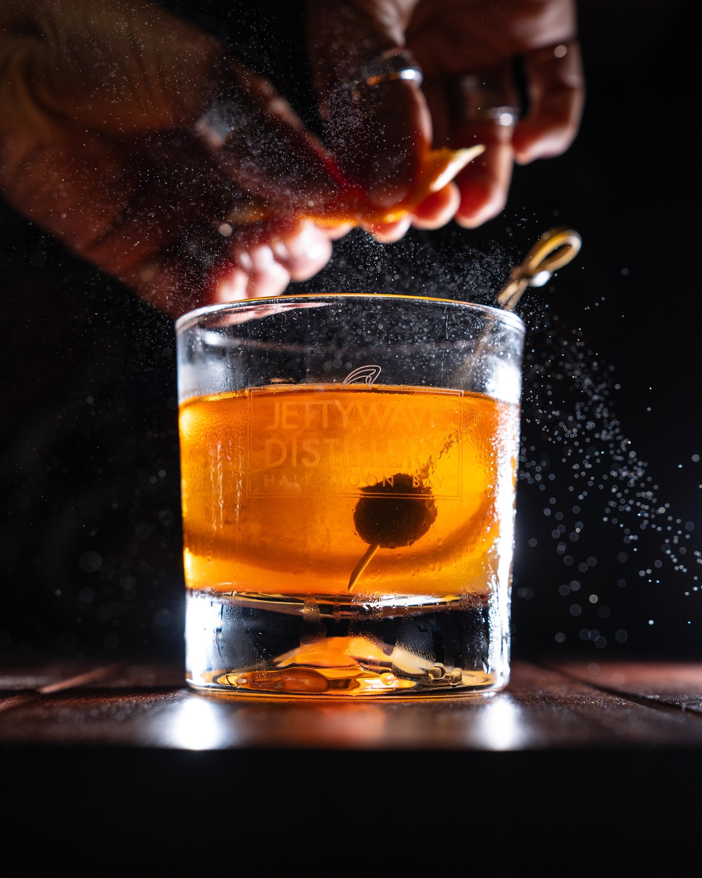 And that’s a wrap on 2025! 🥂
�We’re heading into 2026 full of excitement at Jettywave Distillery, especially as we gear up to celebrate FIVE YEARS this January! 🎉
✨ Save the date: January 19th, more details soon! 🥃
2026 fun starts tomorrow! Join us for our first ‘Local’s Happiest Hours’ of the year, Thursday, January 1st from 3 to 8 PM.
�🎶 Live music from Rick Sanders from 4–7 PM, great cocktails, and all your favorite people.
Happy New Year, see you here! 🍸
📸 @ceejs_photos