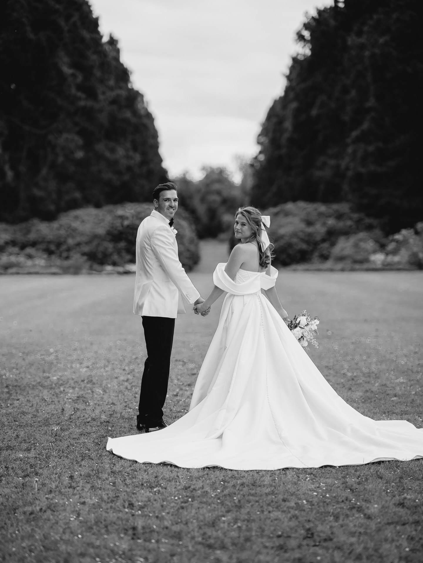 ✨2 0 2 5✨
So many amazing weddings and days of celebrations for all my beautiful couples, But the most special will always be our own ❤️
📷 @rebecca_claire_photography