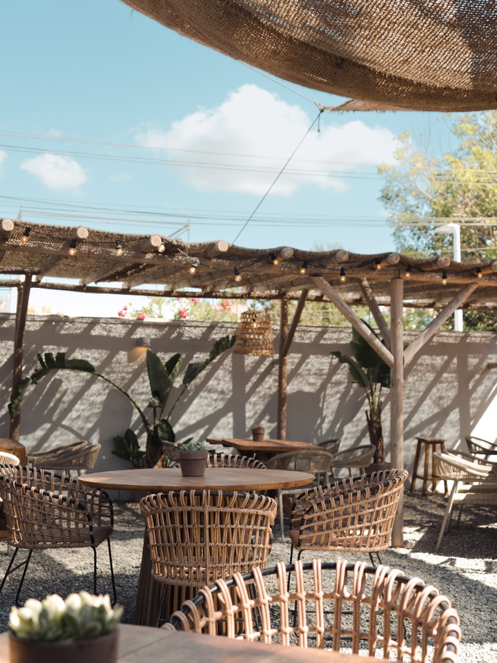 31st of December with this kind of light… there isn’t much more to ask for.
At Luuma we close the year surrounded by soft shade, warm textures and that quiet calm you only feel here.
One last breath of 2025 by the Mediterranean, before everything good that’s on its way✨🌾
#luumabeachrestaurant #luumabeachmarbella #marbellaweekend #marbellatrip #marbellalifestyle #marbellaspain #marbellavacation #elrosariobeach