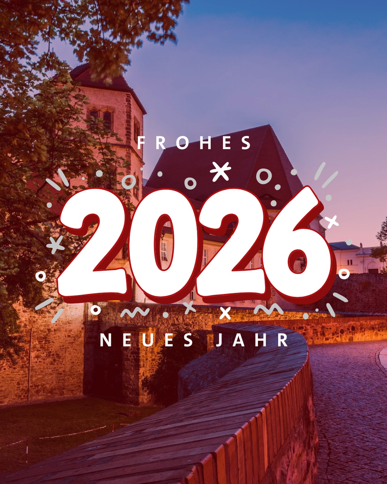 𝗙𝗿𝗼𝗵𝗲𝘀 𝗻𝗲𝘂𝗲𝘀 𝗝𝗮𝗵𝗿, 𝗛𝗮𝗹𝗹𝗲.
2026 ist da. Ich wünsche euch Gesundheit, Zuversicht und Menschen um euch, die nicht nur gute Vorsätze haben, sondern auch guten Halt geben.