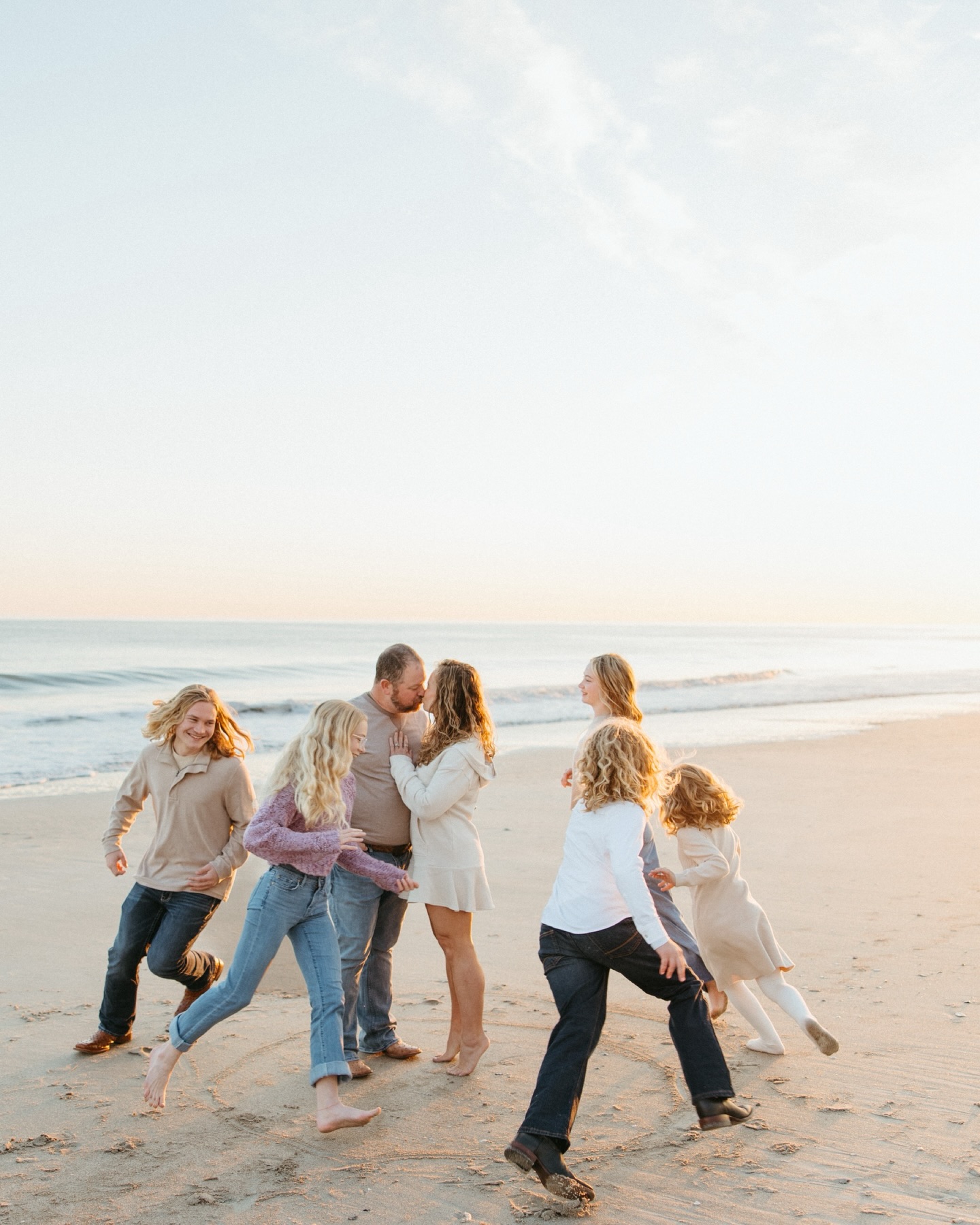 When a family just radiates love 🥹🩵🌊